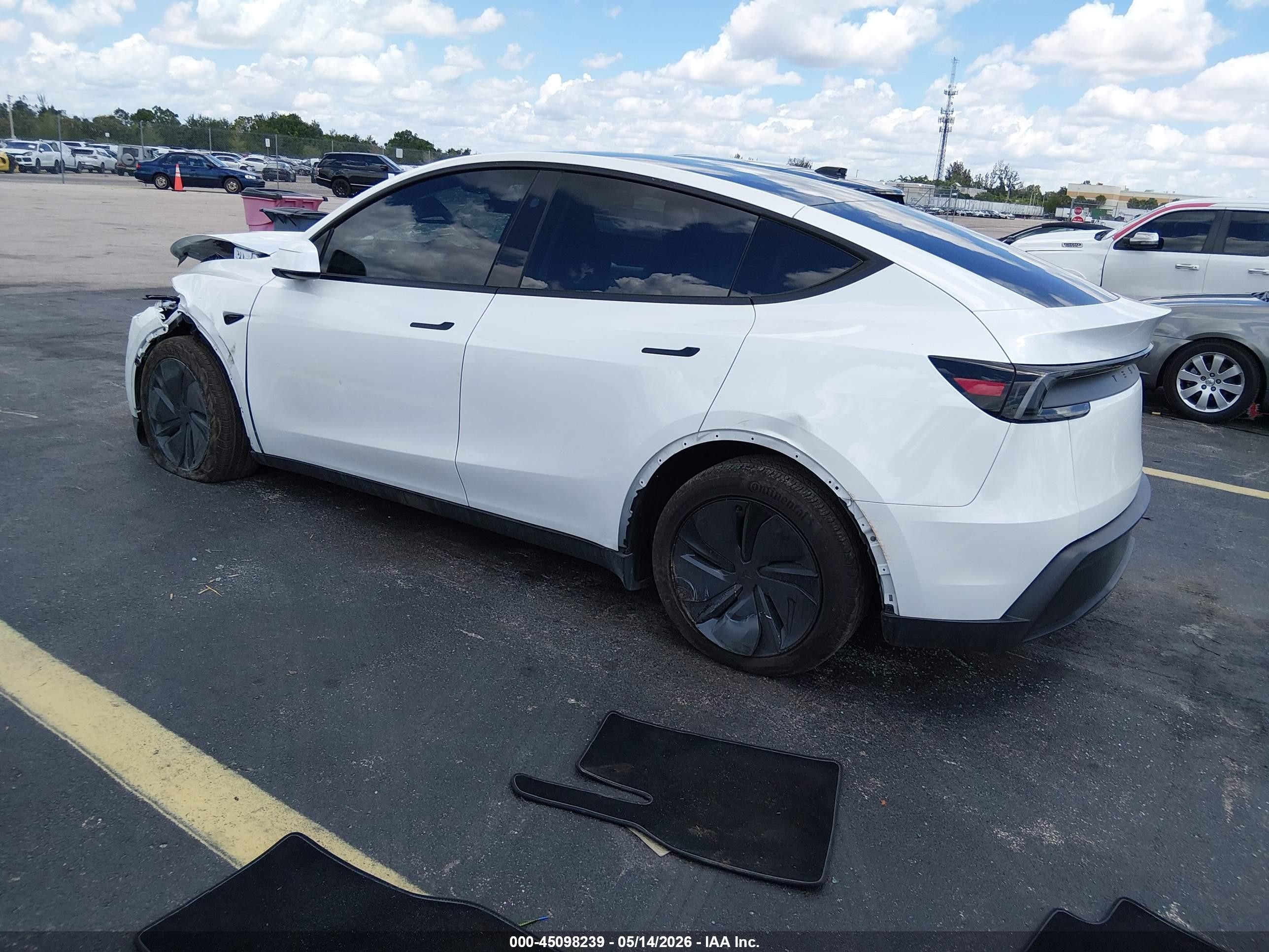 2026 Tesla Model Y Premium Rear-wheel Drive/rear-wheel Drive White vin: 7SAYGDED5TF379538