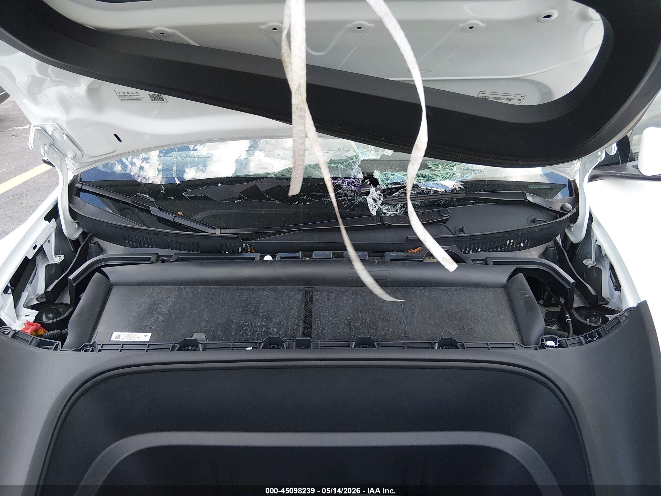 2026 Tesla Model Y Premium Rear-wheel Drive/rear-wheel Drive White vin: 7SAYGDED5TF379538