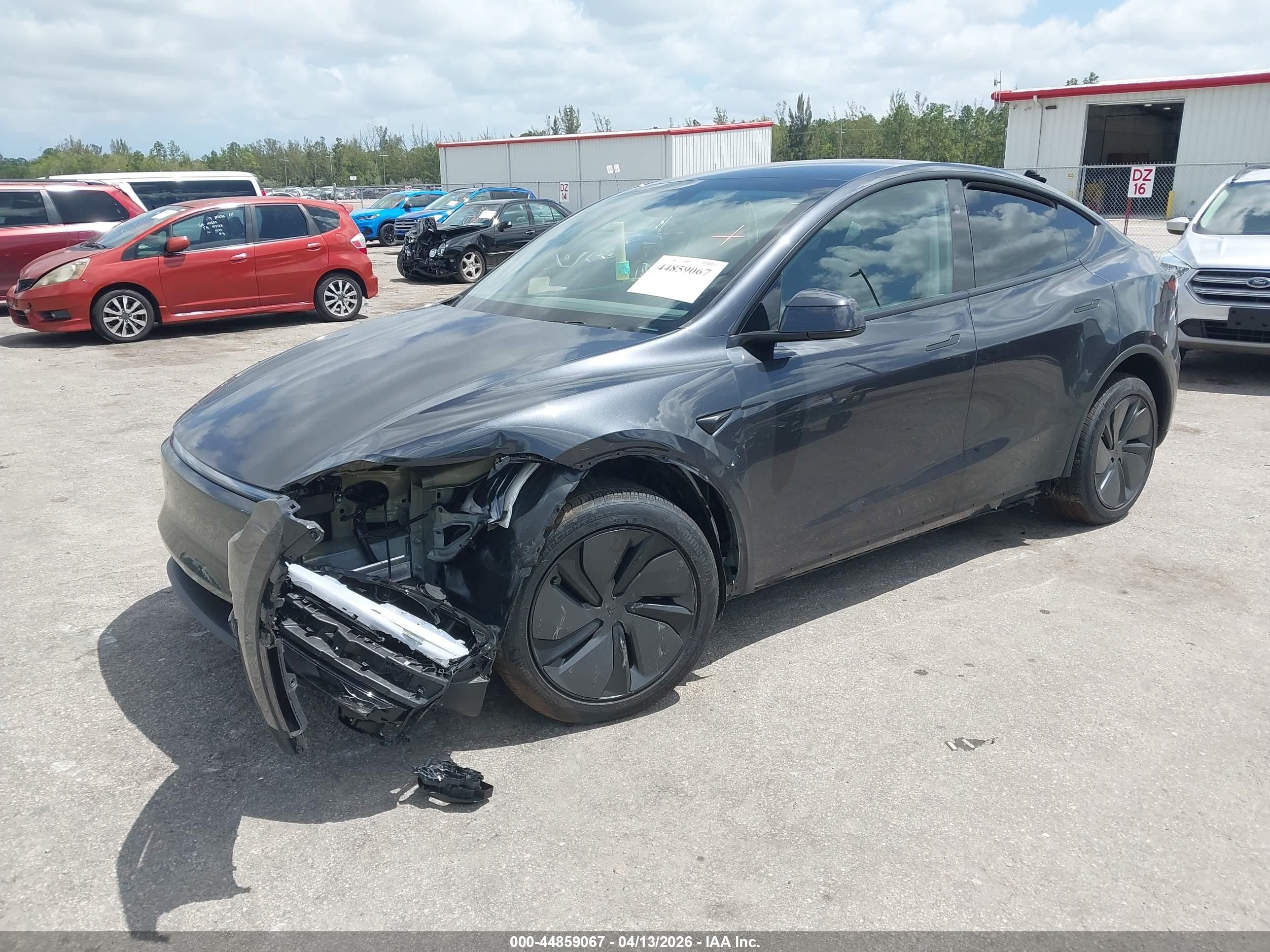 2026 Tesla Model Y Premium Rear-wheel Drive/standard Rear-wheel Drive Gray vin: 7SAYGDED5TF537943