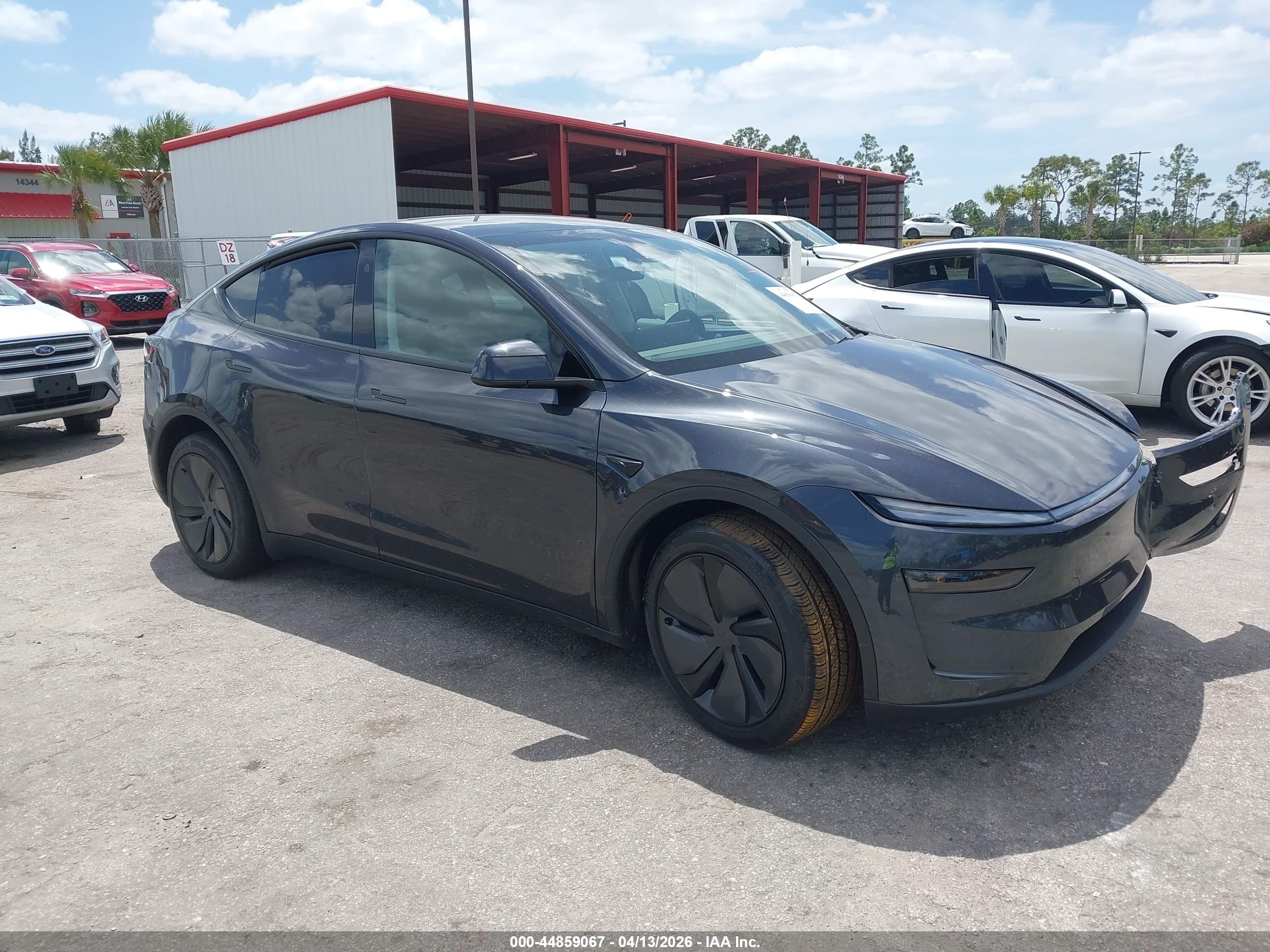 2026 Tesla Model Y Premium Rear-wheel Drive/standard Rear-wheel Drive Gray vin: 7SAYGDED5TF537943