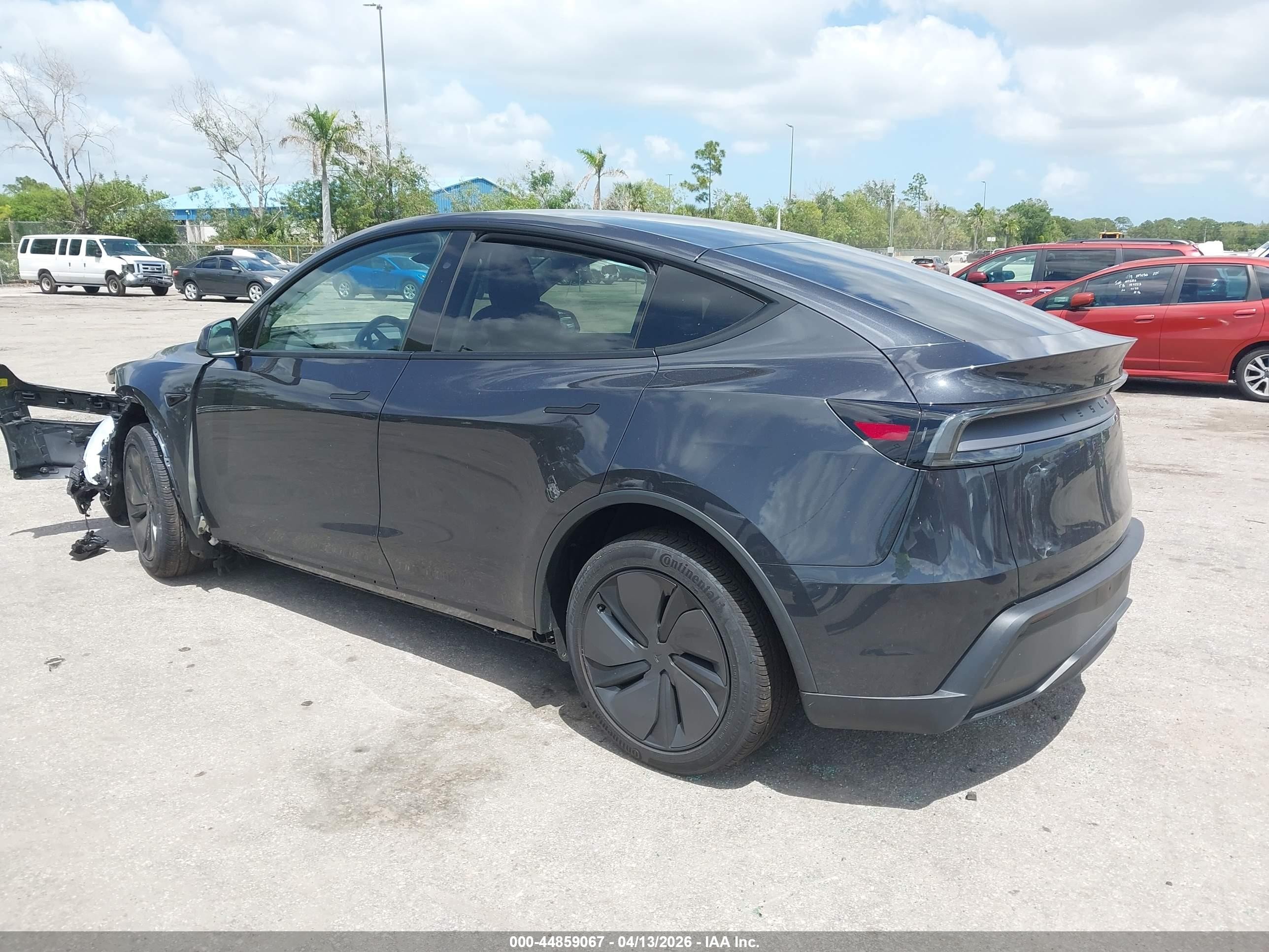 2026 Tesla Model Y Premium Rear-wheel Drive/standard Rear-wheel Drive Gray vin: 7SAYGDED5TF537943