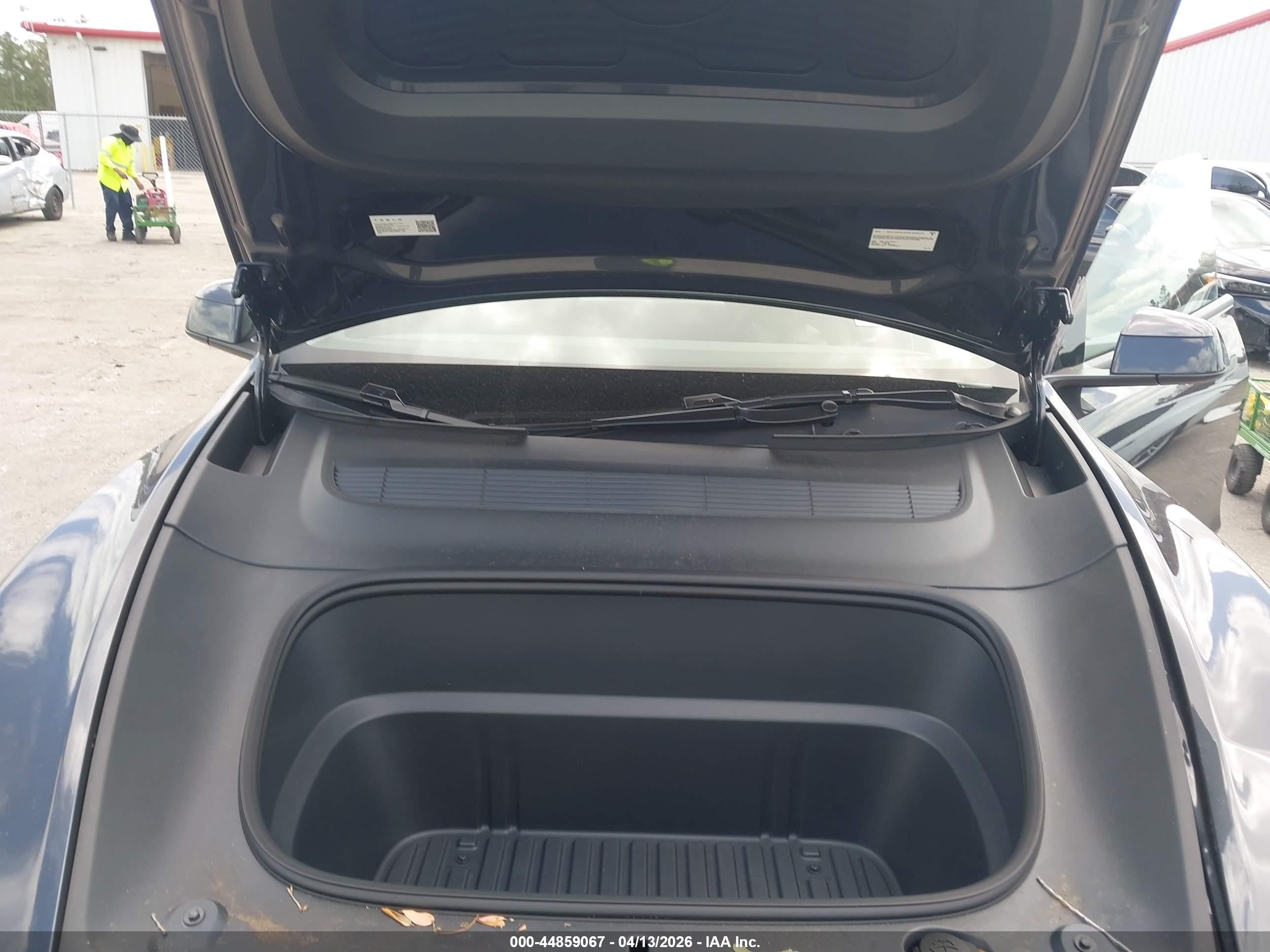 2026 Tesla Model Y Premium Rear-wheel Drive/standard Rear-wheel Drive Gray vin: 7SAYGDED5TF537943
