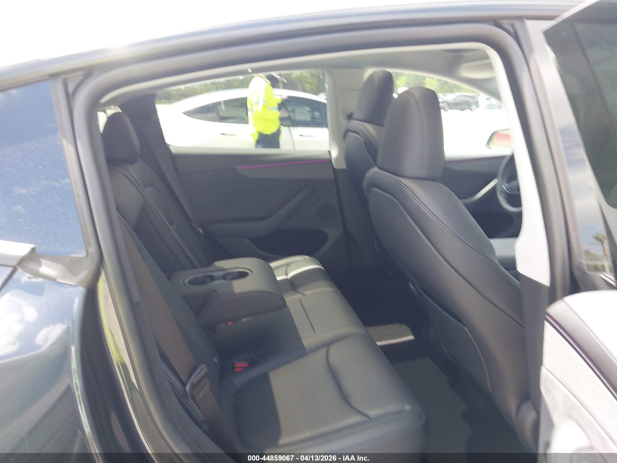 2026 Tesla Model Y Premium Rear-wheel Drive/standard Rear-wheel Drive Gray vin: 7SAYGDED5TF537943