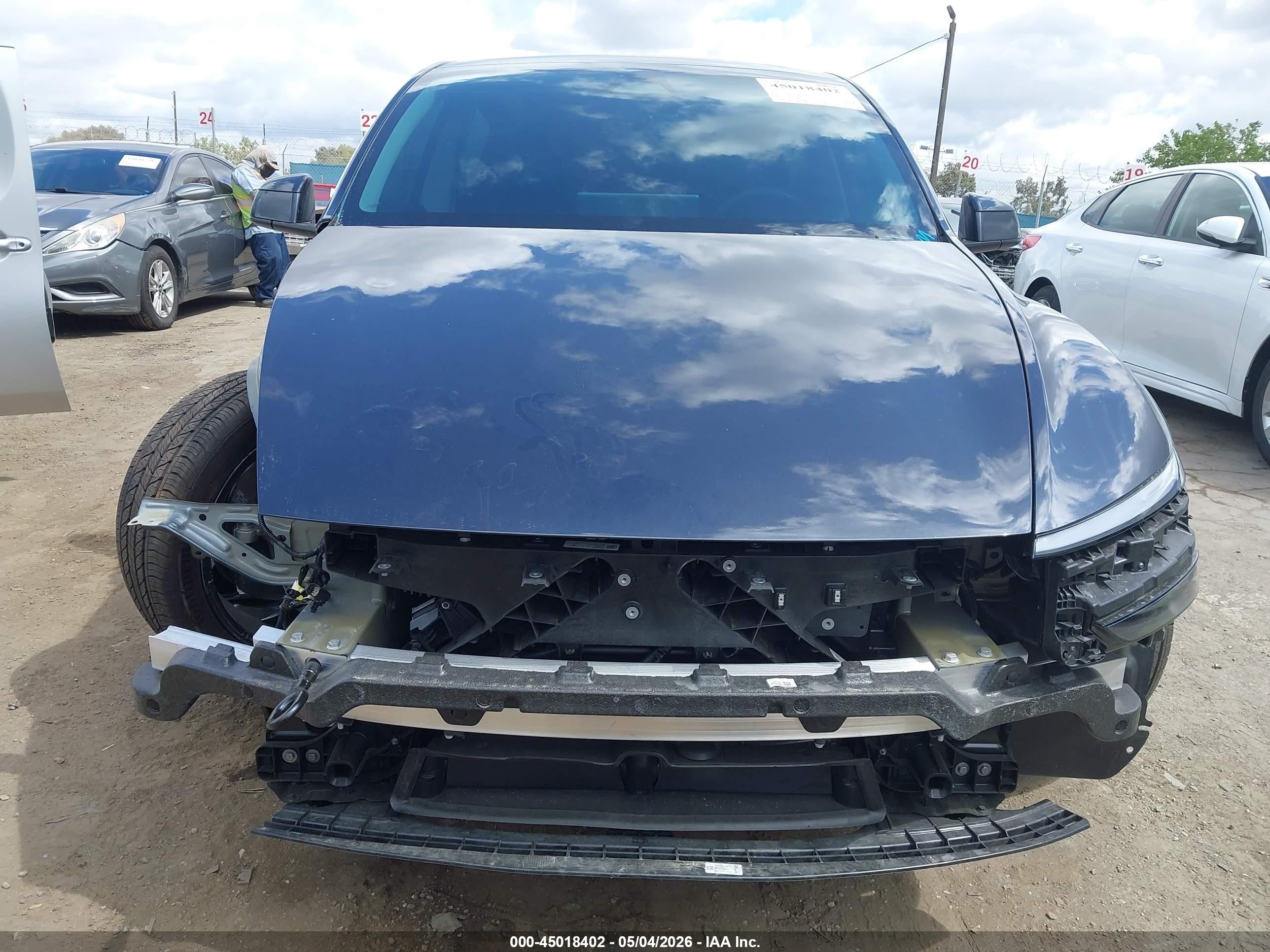 2026 Tesla Model Y Black vin: 7SAYGDED5TF568352