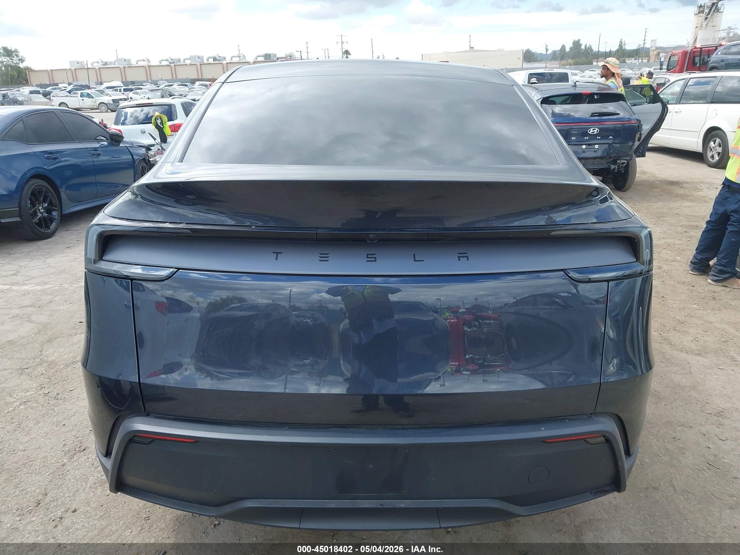 2026 Tesla Model Y Black vin: 7SAYGDED5TF568352