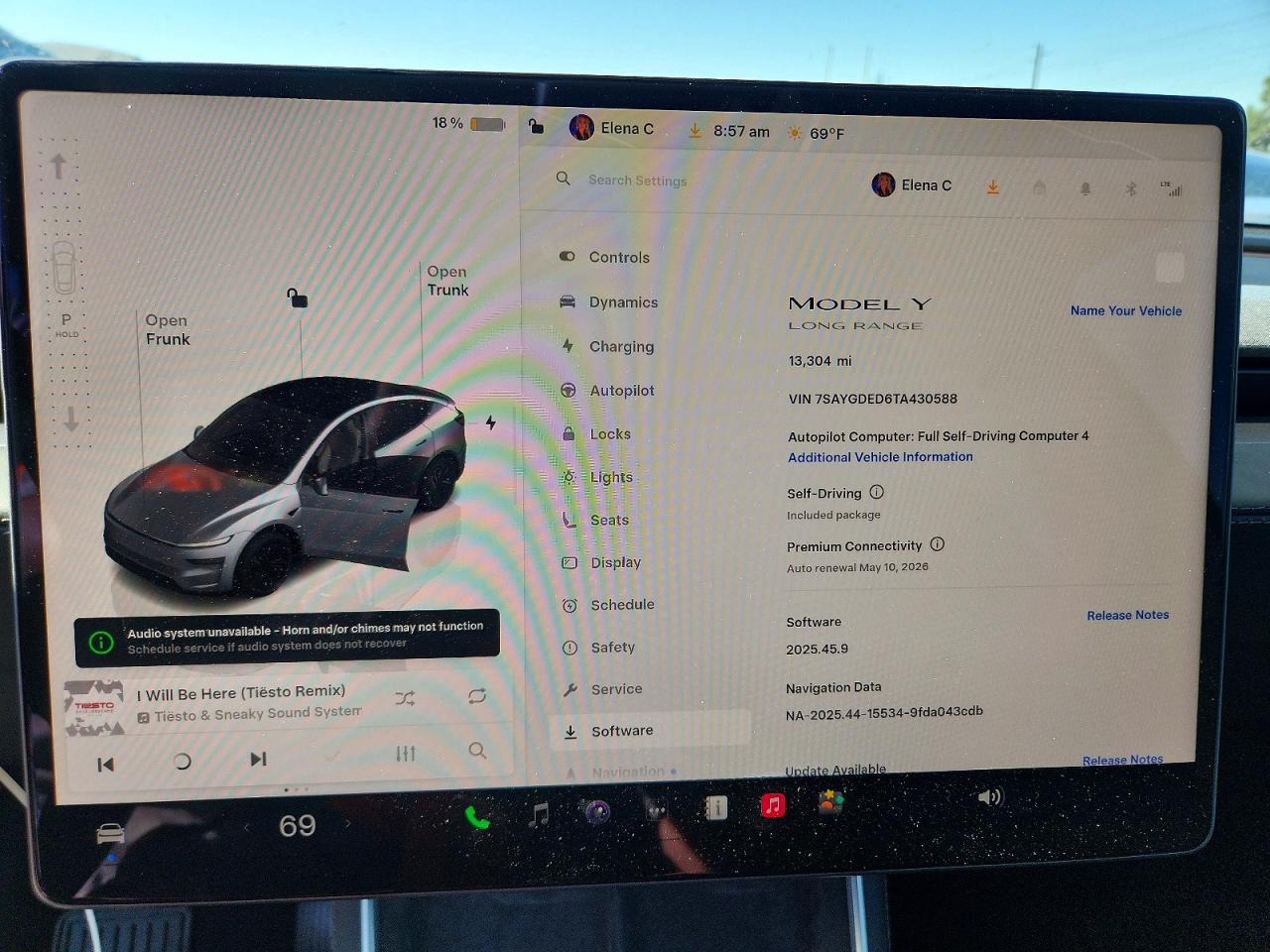 2026 Tesla Model Y Silver vin: 7SAYGDED6TA430588