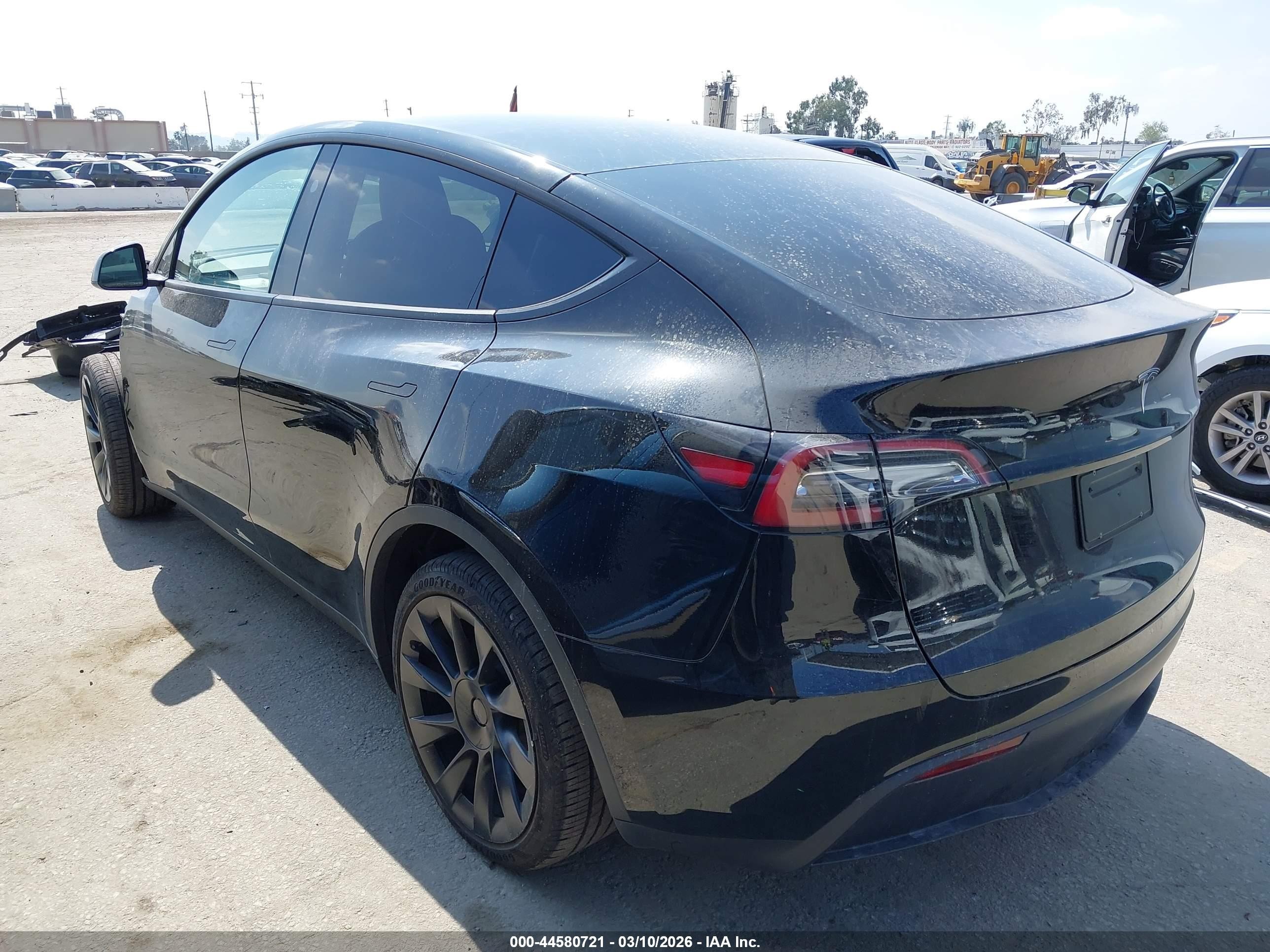 2024 Tesla Model Y Long Range Single Motor Rear-wheel Drive/rwd Black vin: 7SAYGDED7RF094946