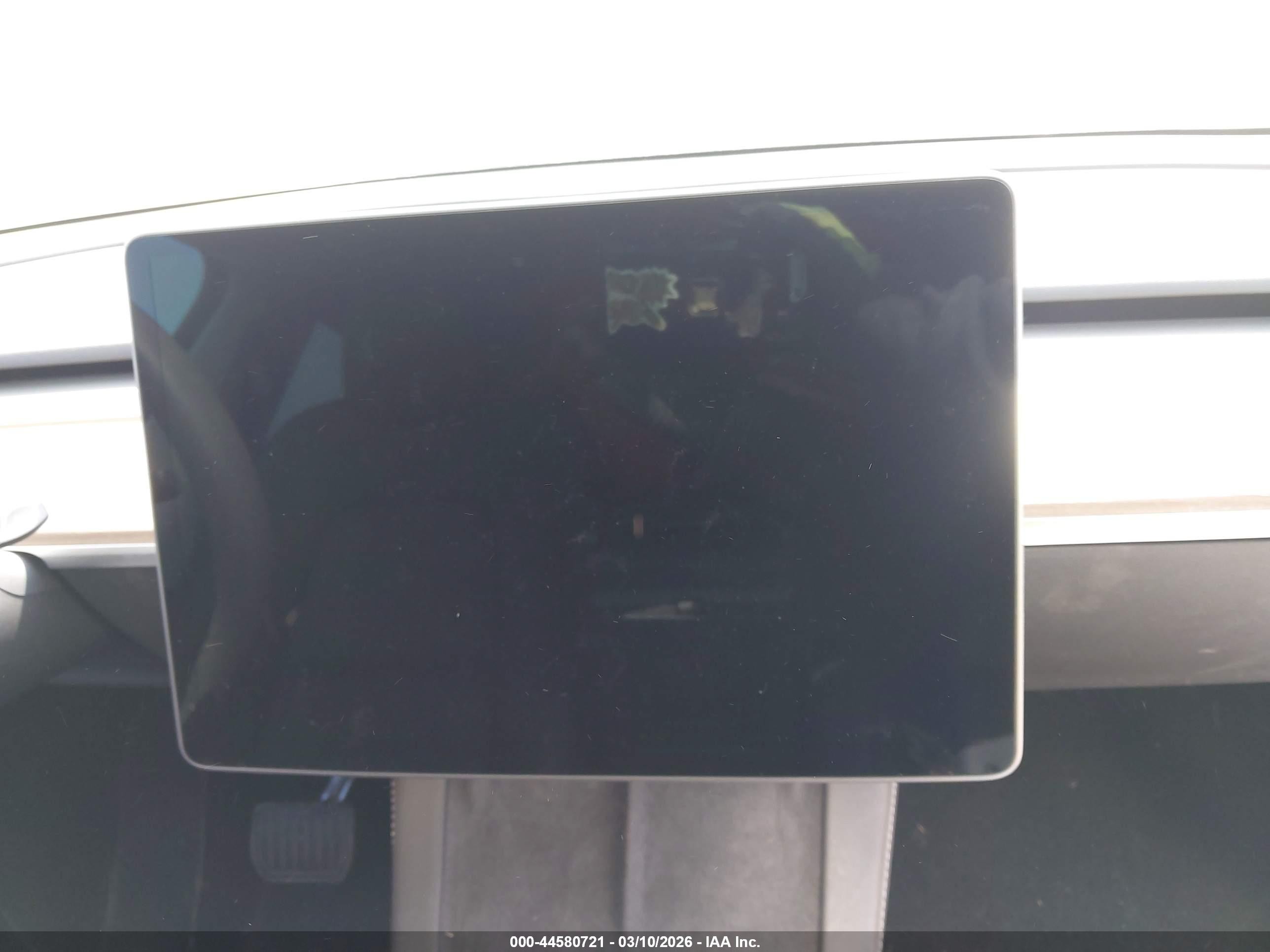 2024 Tesla Model Y Long Range Single Motor Rear-wheel Drive/rwd Black vin: 7SAYGDED7RF094946