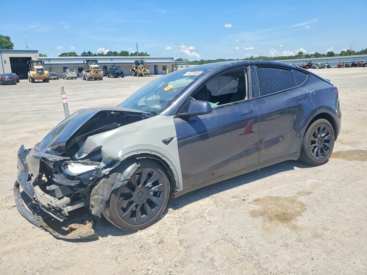 2025 Tesla Model Y Gray vin: 7SAYGDED7SA372568