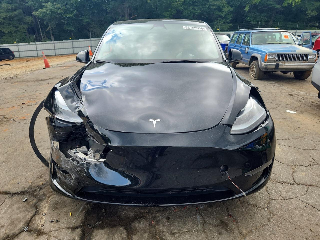 2025 Tesla Model Y Черный vin: 7SAYGDED8SA350238