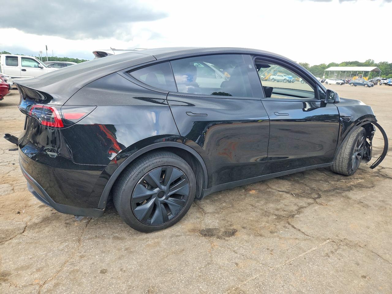 2025 Tesla Model Y Черный vin: 7SAYGDED8SA350238