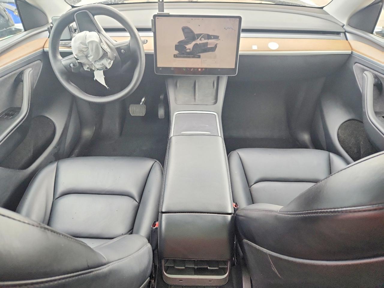 2025 Tesla Model Y Черный vin: 7SAYGDED8SA350238