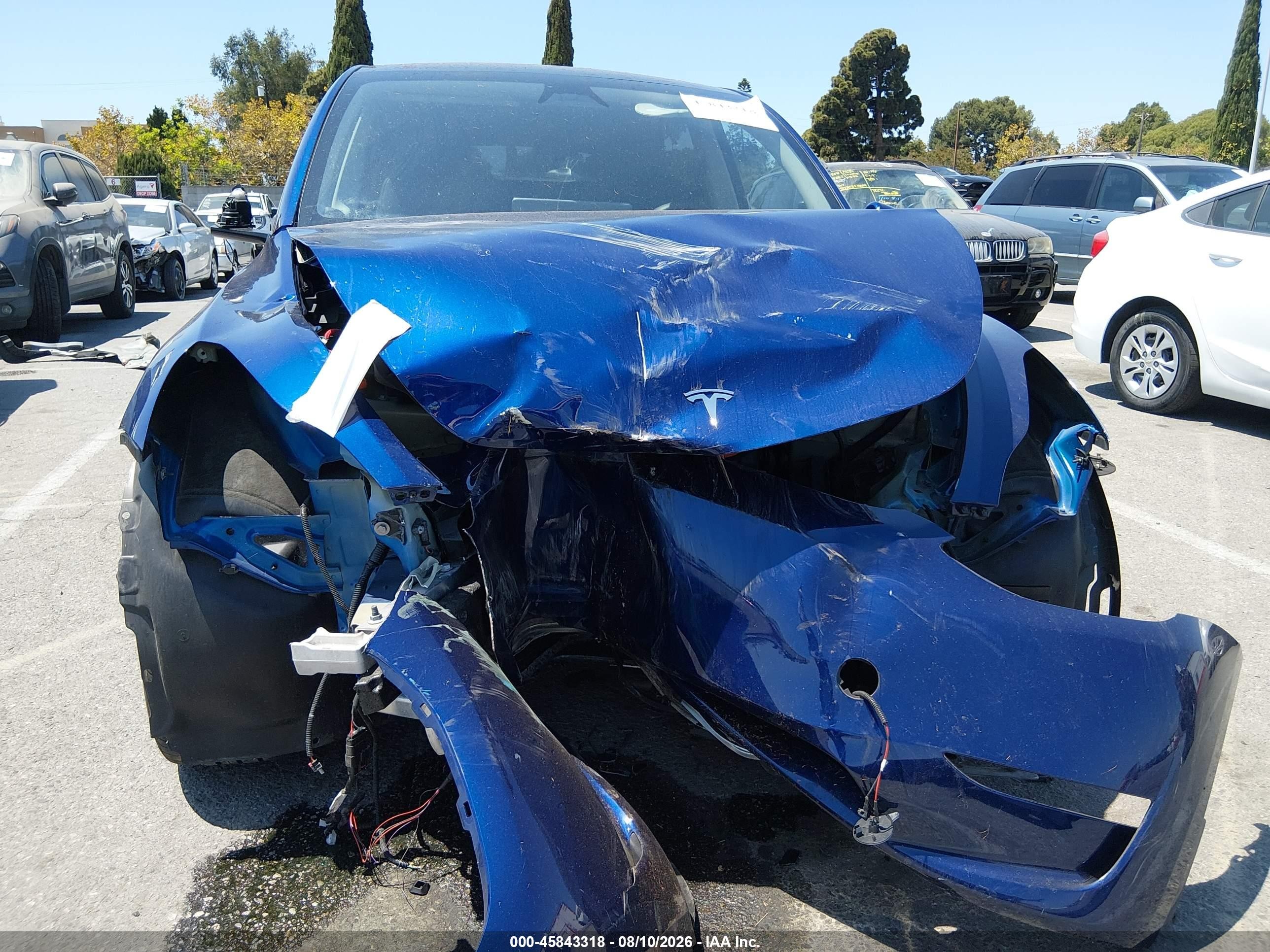 2025 Tesla Model Y Long Range Dual Motor Rear-wheel Drive Blue vin: 7SAYGDED8SF270649