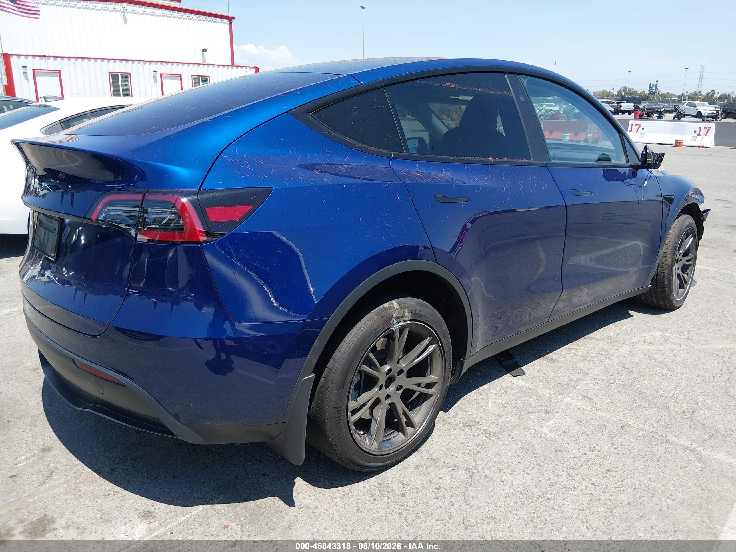 2025 Tesla Model Y Long Range Dual Motor Rear-wheel Drive Blue vin: 7SAYGDED8SF270649