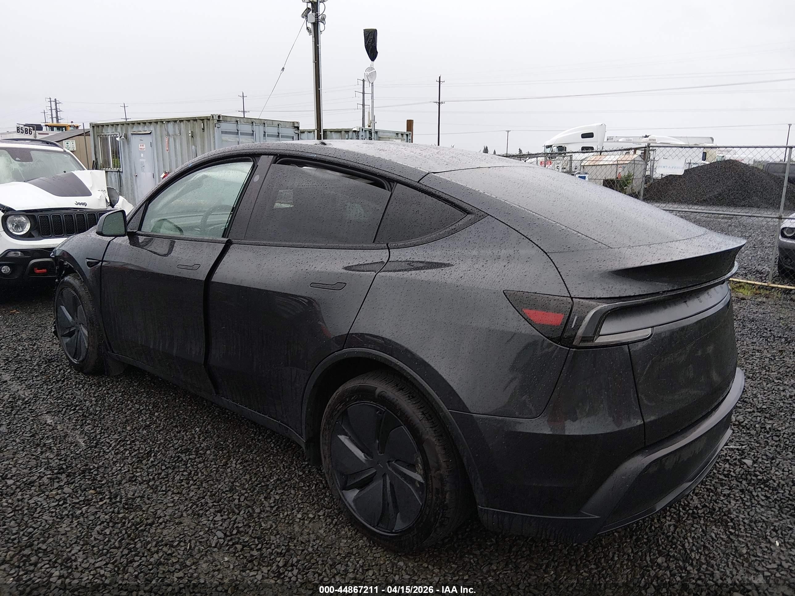 2026 Tesla Model Y Premium Rear-wheel Drive/standard Rear-wheel Drive Gray vin: 7SAYGDED8TF419286