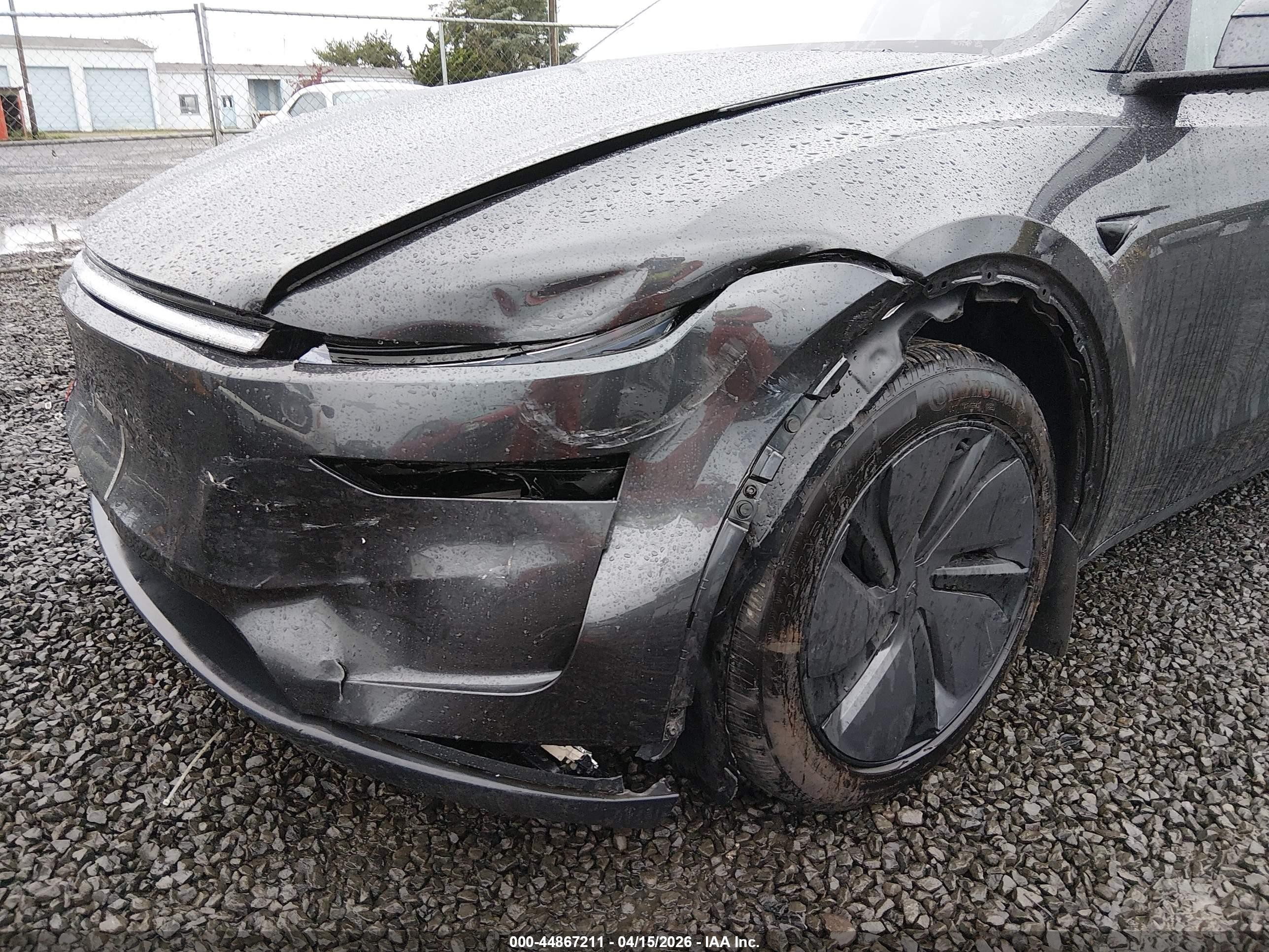 2026 Tesla Model Y Premium Rear-wheel Drive/standard Rear-wheel Drive Gray vin: 7SAYGDED8TF419286