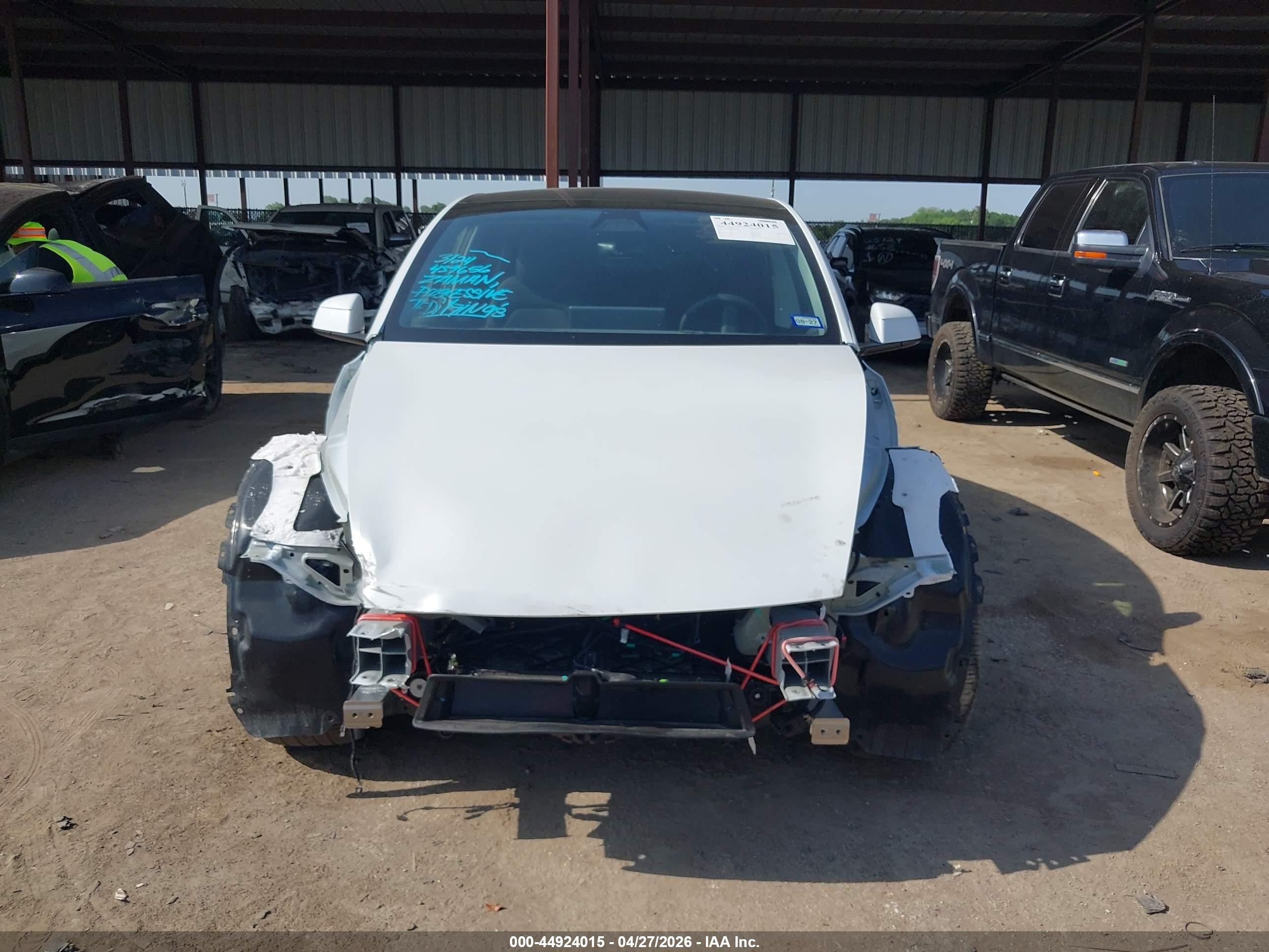 2026 Tesla Model Y Premium Rear-wheel Drive/standard Rear-wheel Drive White vin: 7SAYGDED9TA439656