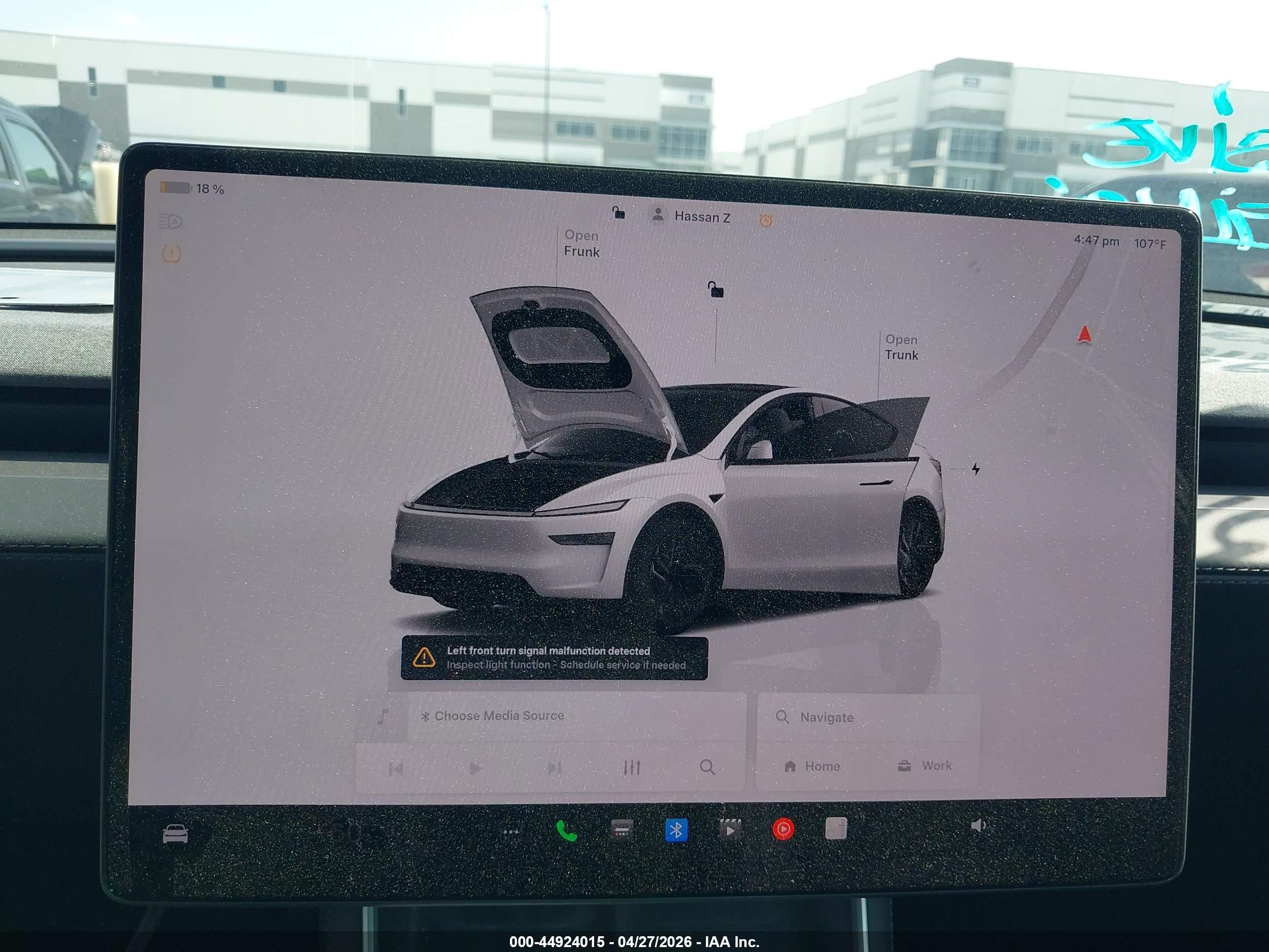 2026 Tesla Model Y Premium Rear-wheel Drive/standard Rear-wheel Drive White vin: 7SAYGDED9TA439656
