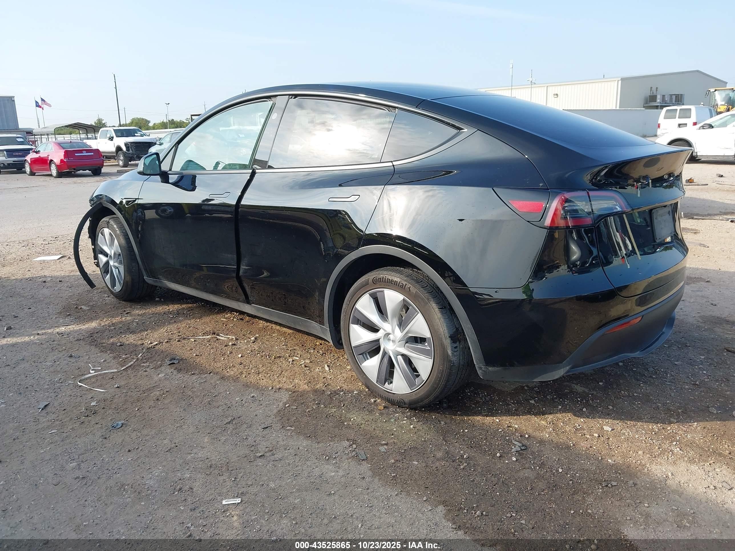 2024 Tesla Model Y Rwd Black vin: 7SAYGDEDXRF071712