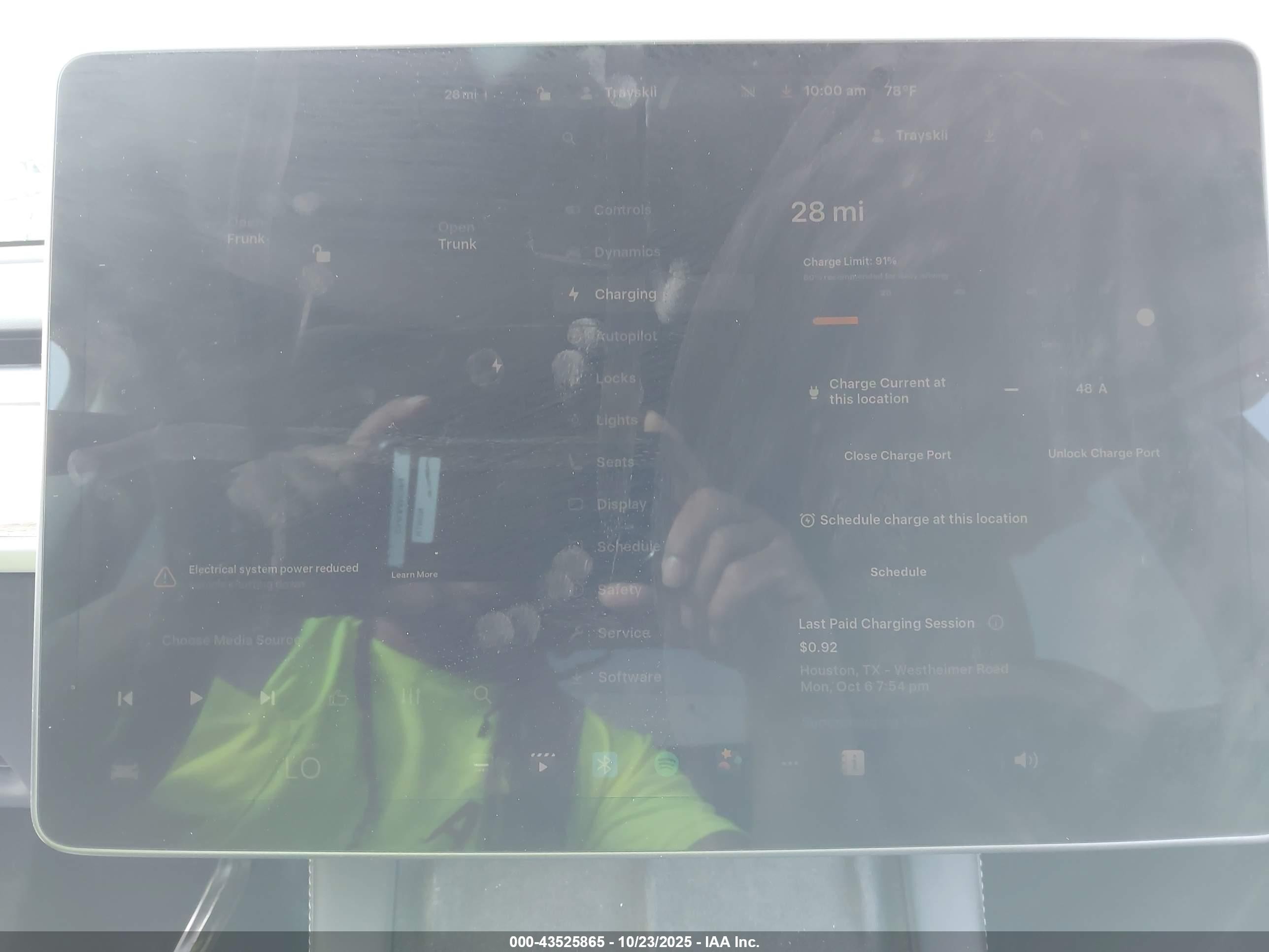 2024 Tesla Model Y Rwd Black vin: 7SAYGDEDXRF071712