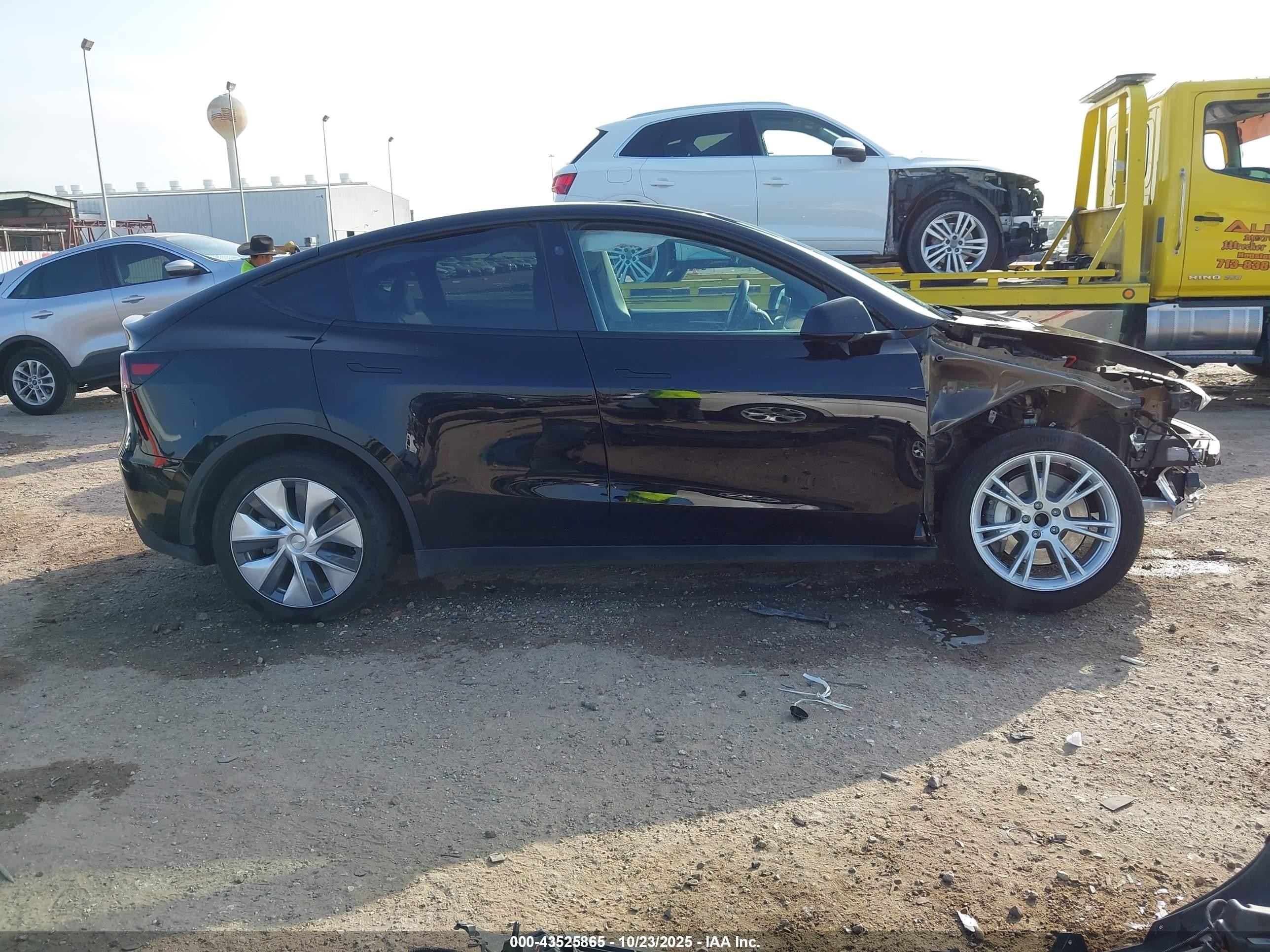 2024 Tesla Model Y Rwd Black vin: 7SAYGDEDXRF071712