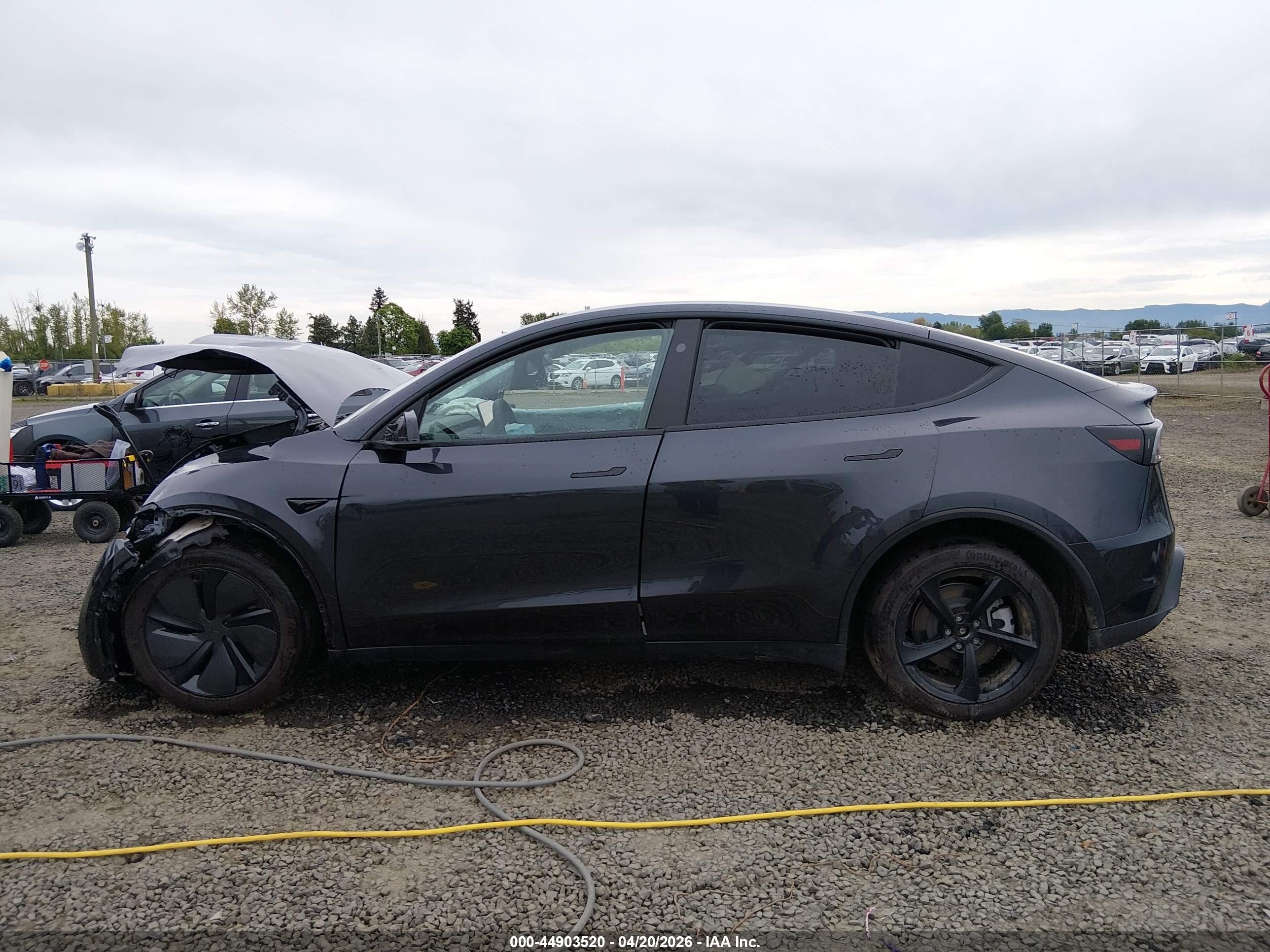 2026 Tesla Model Y Premium Rear-wheel Drive/standard Rear-wheel Drive Black vin: 7SAYGDEDXTF523293