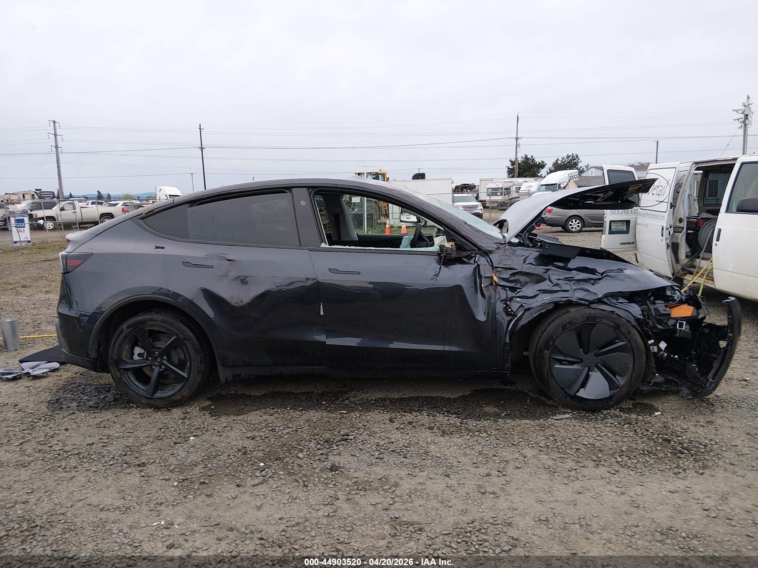 2026 Tesla Model Y Premium Rear-wheel Drive/standard Rear-wheel Drive Black vin: 7SAYGDEDXTF523293