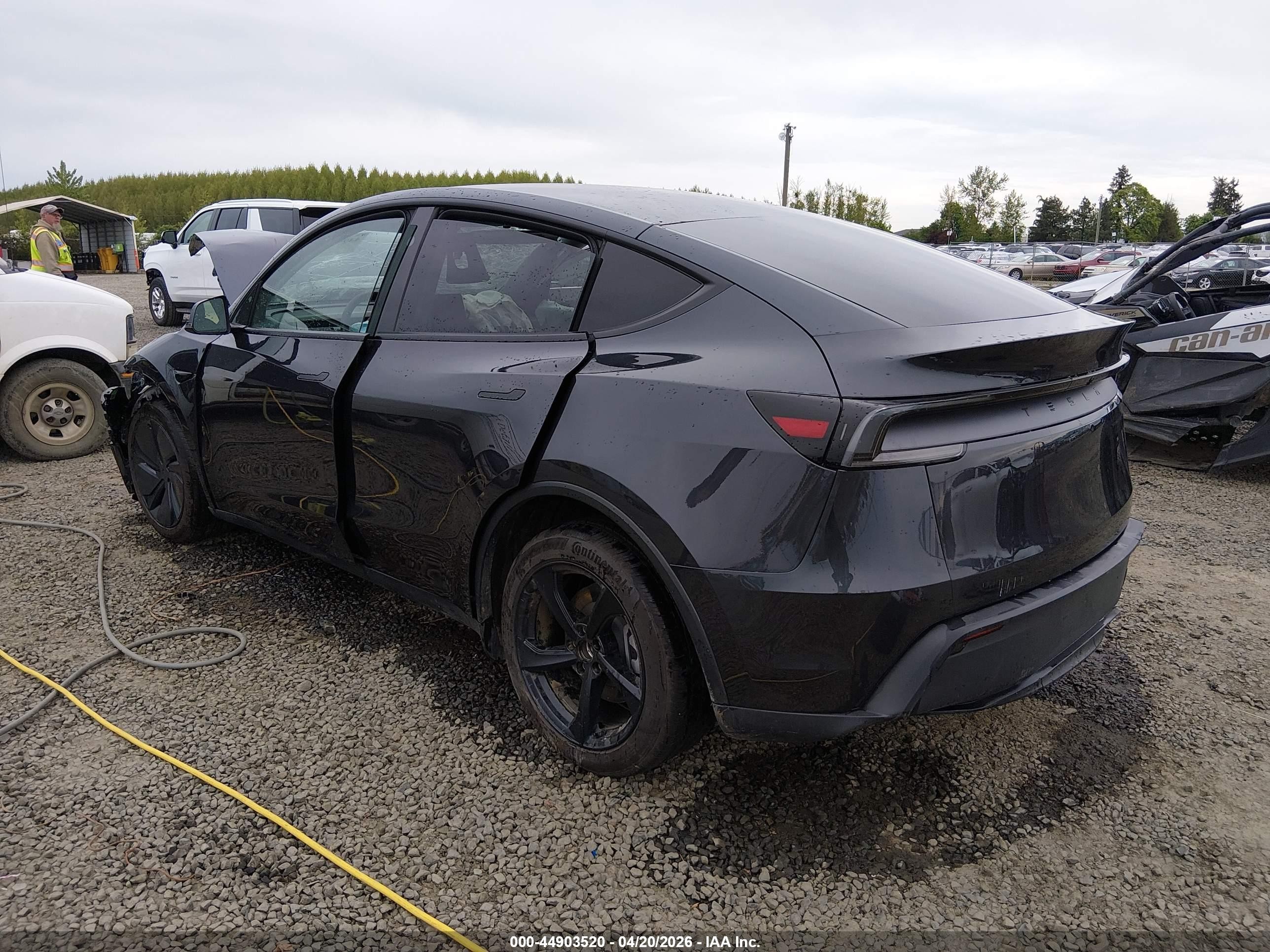 2026 Tesla Model Y Premium Rear-wheel Drive/standard Rear-wheel Drive Black vin: 7SAYGDEDXTF523293