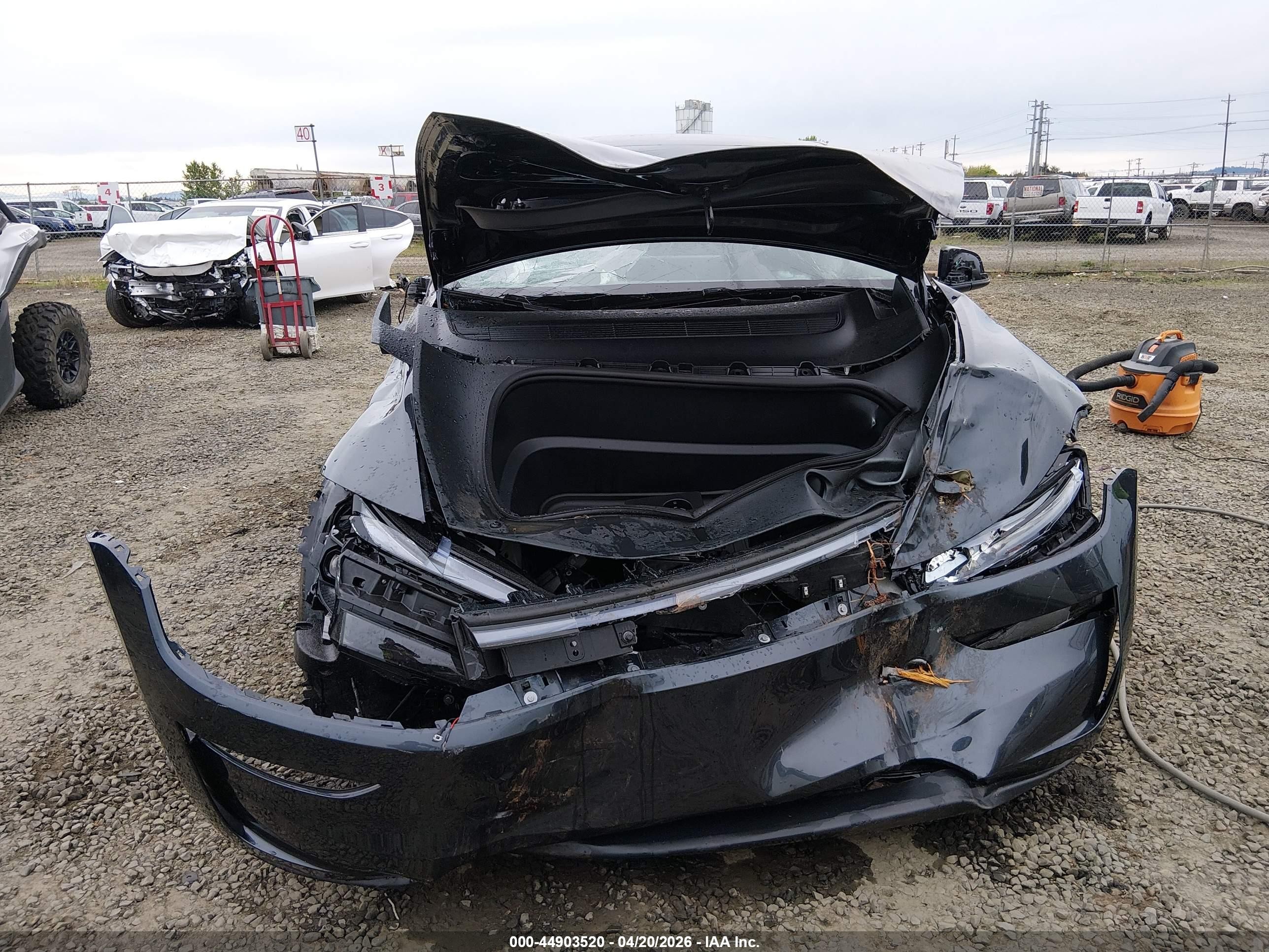 2026 Tesla Model Y Premium Rear-wheel Drive/standard Rear-wheel Drive Black vin: 7SAYGDEDXTF523293