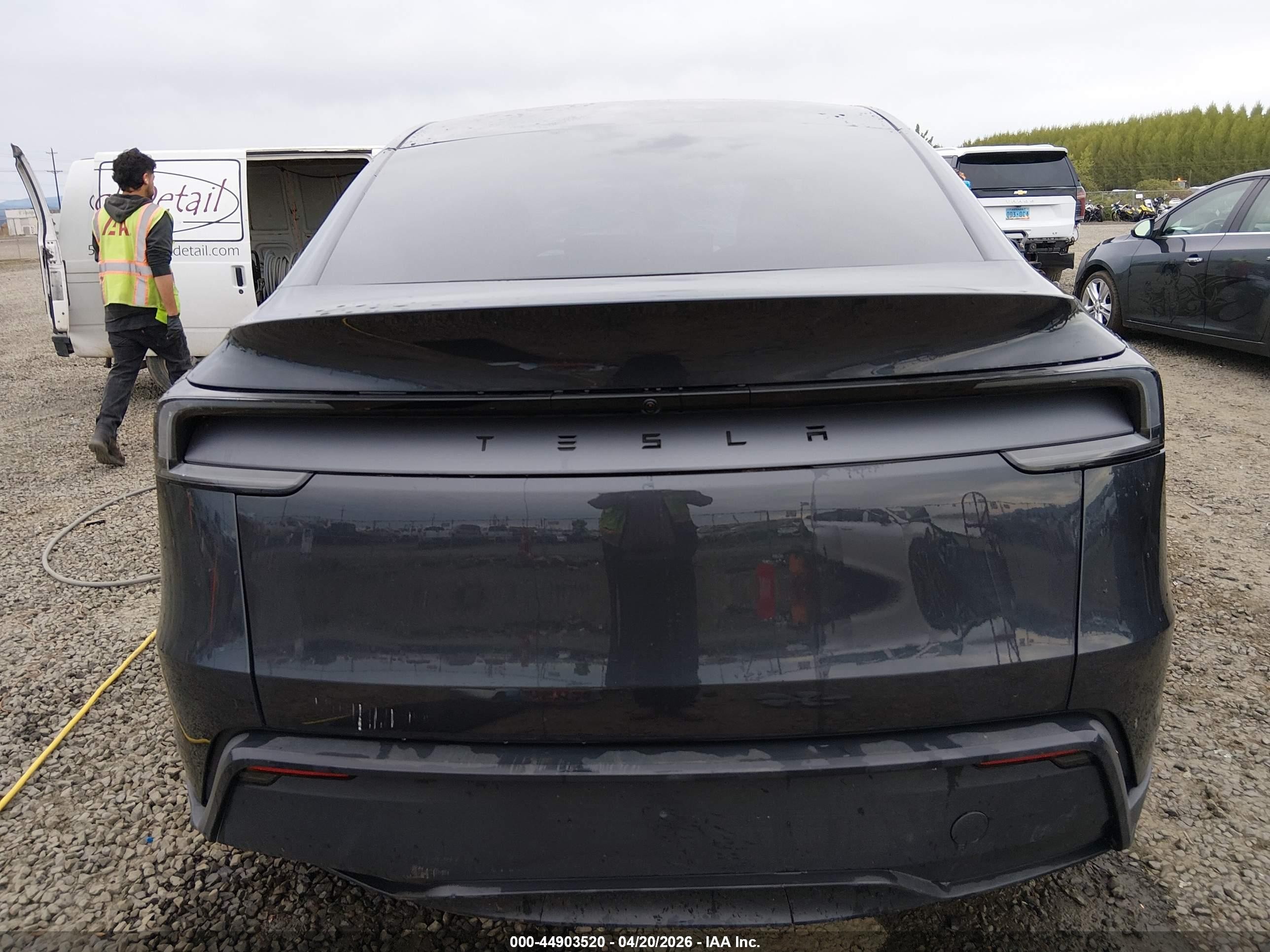 2026 Tesla Model Y Premium Rear-wheel Drive/standard Rear-wheel Drive Black vin: 7SAYGDEDXTF523293