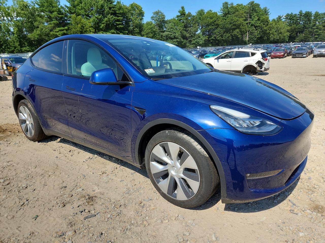 2022 Tesla Model Y Blue vin: 7SAYGDEE0NF368250