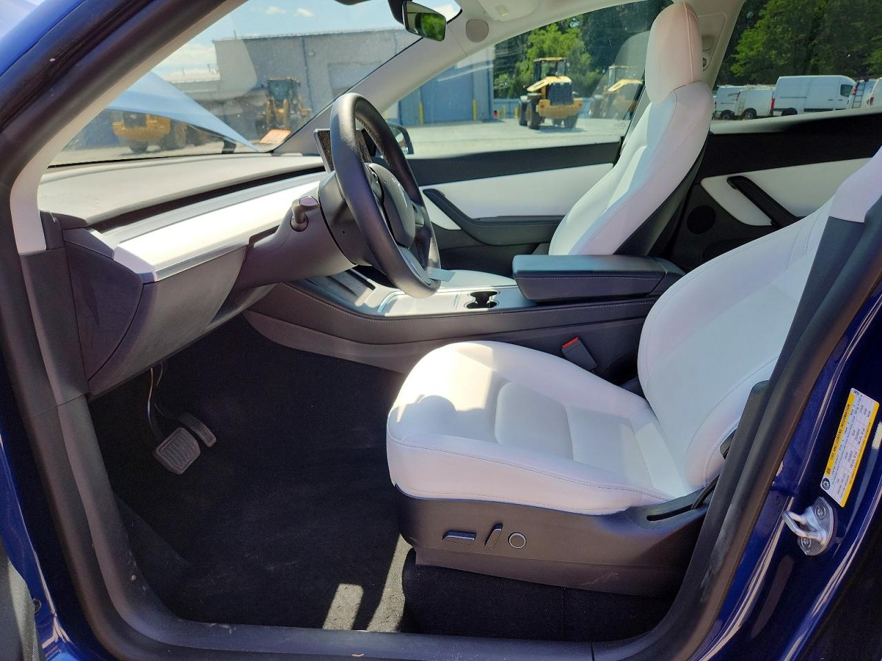 2022 Tesla Model Y Blue vin: 7SAYGDEE0NF368250