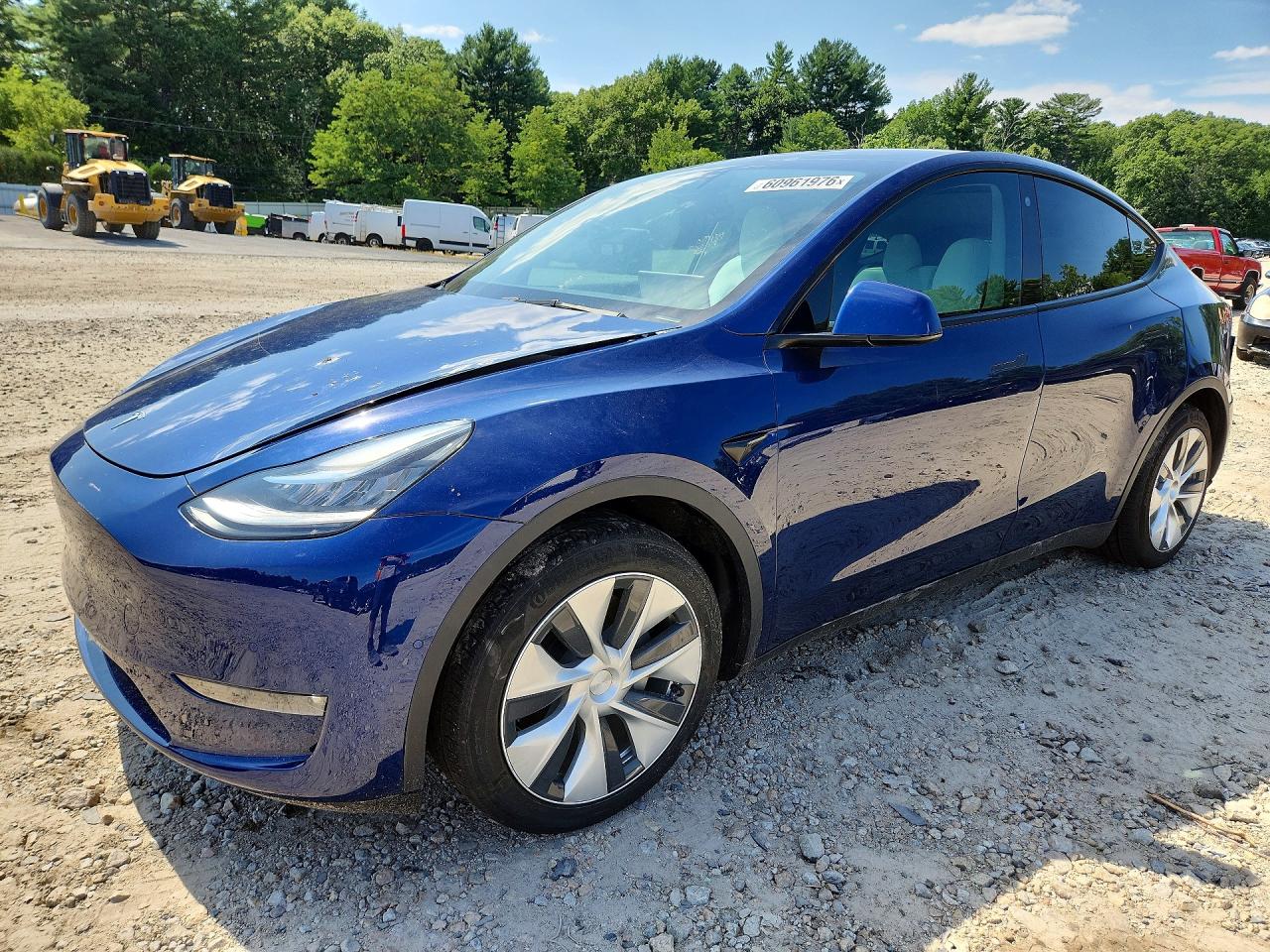 2022 Tesla Model Y Blue vin: 7SAYGDEE0NF368250