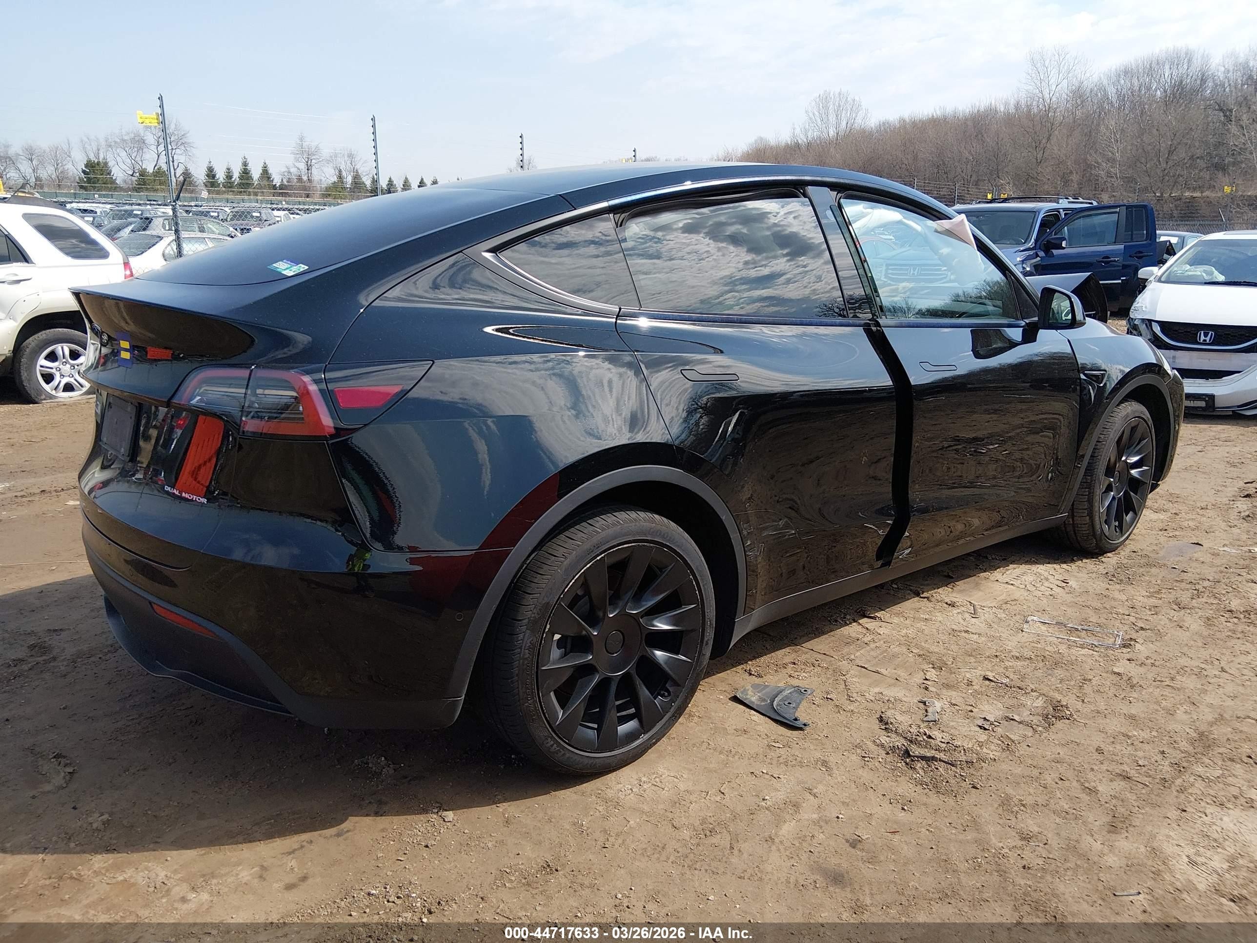 2022 Tesla Model Y Long Range Dual Motor All-wheel Drive Black vin: 7SAYGDEE0NF419861