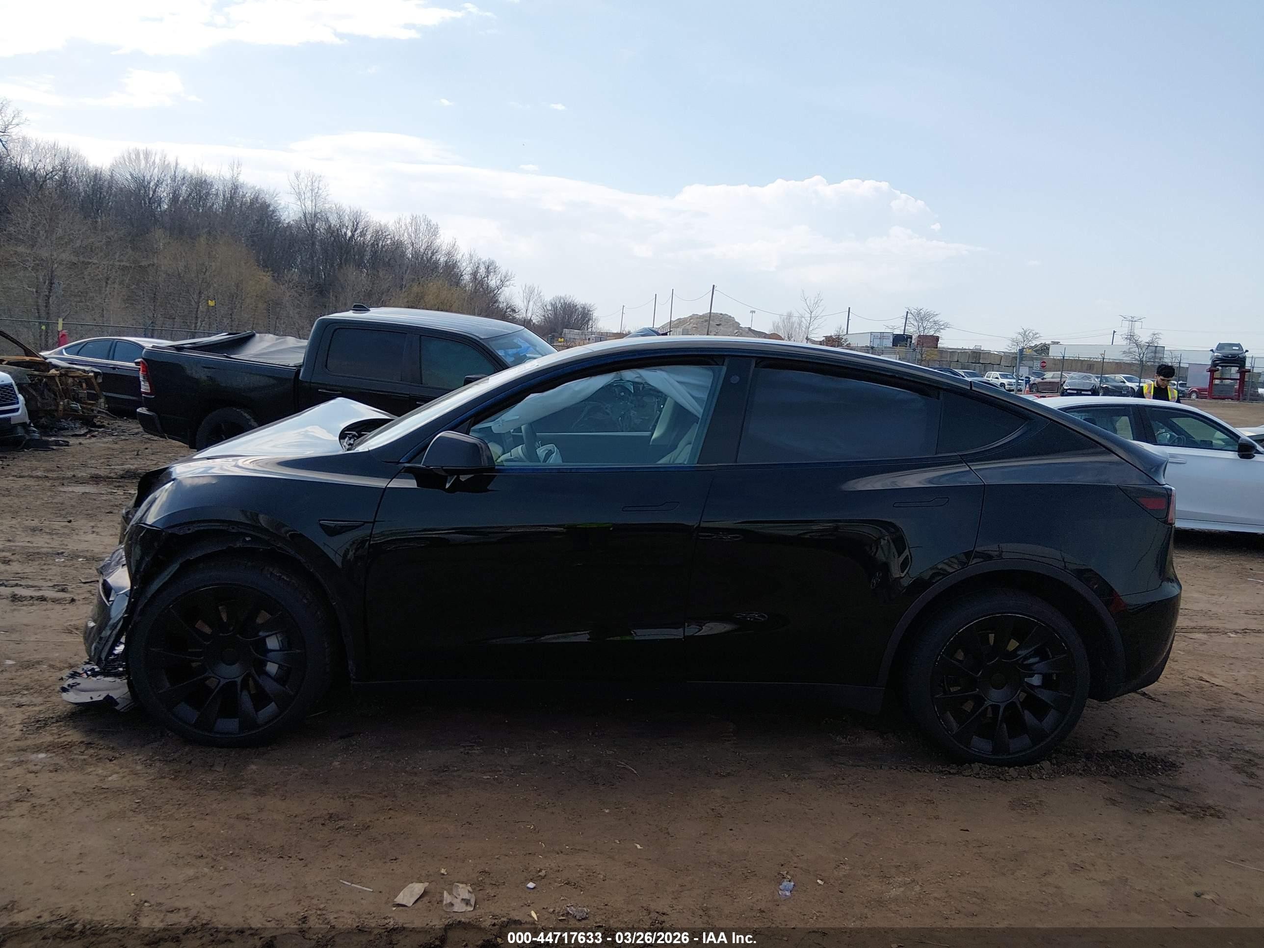 2022 Tesla Model Y Long Range Dual Motor All-wheel Drive Black vin: 7SAYGDEE0NF419861