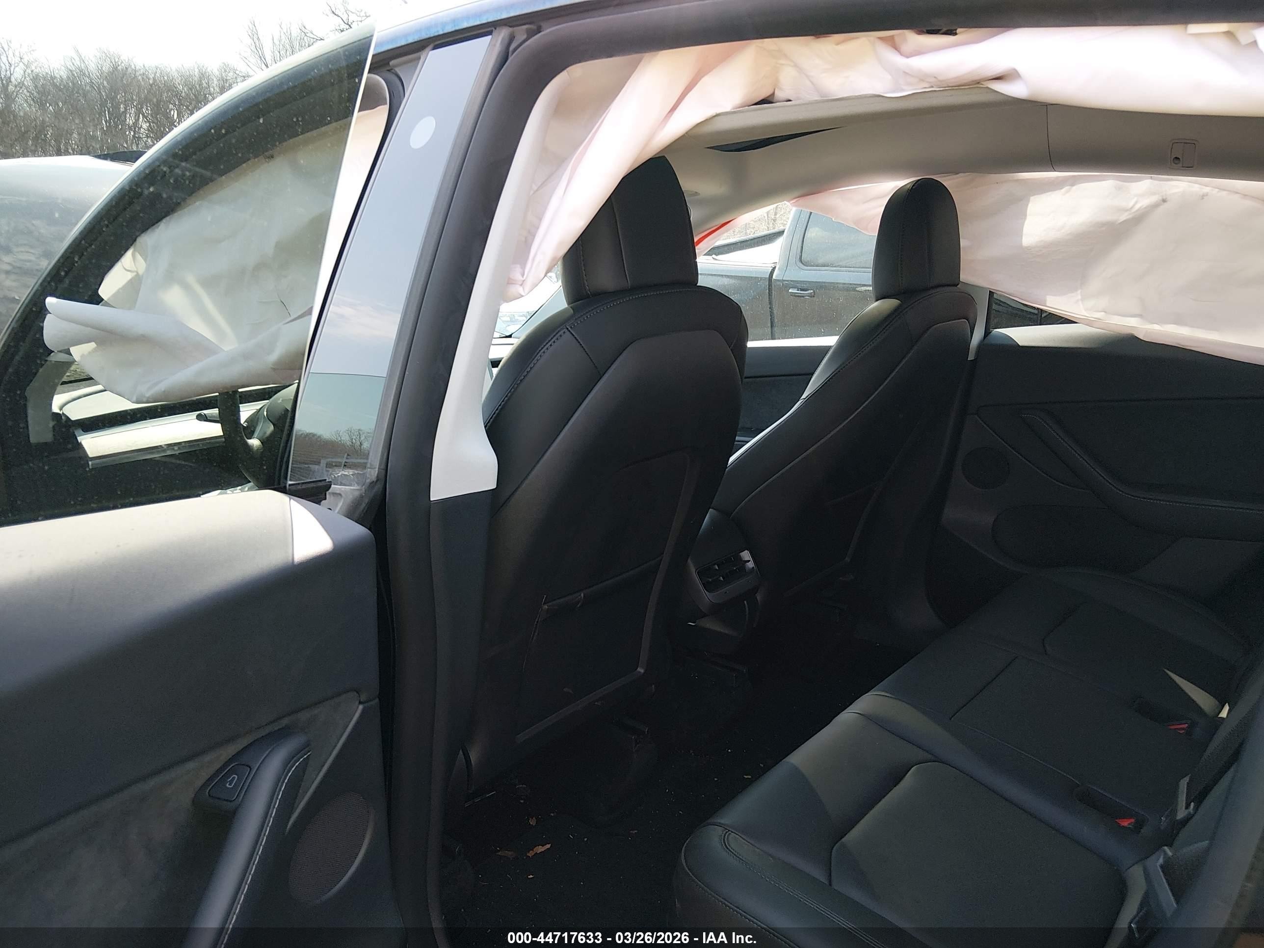 2022 Tesla Model Y Long Range Dual Motor All-wheel Drive Black vin: 7SAYGDEE0NF419861