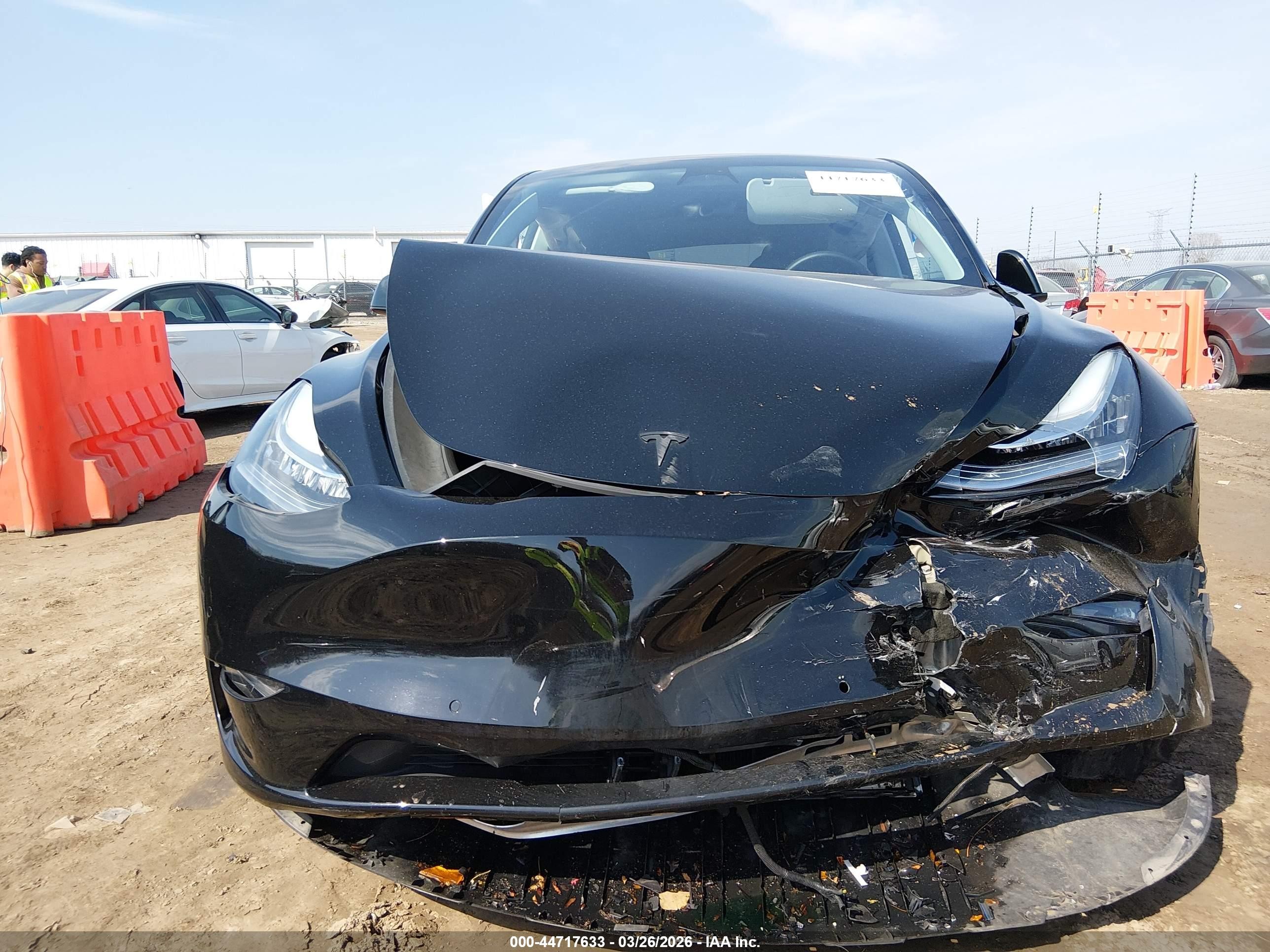 2022 Tesla Model Y Long Range Dual Motor All-wheel Drive Black vin: 7SAYGDEE0NF419861