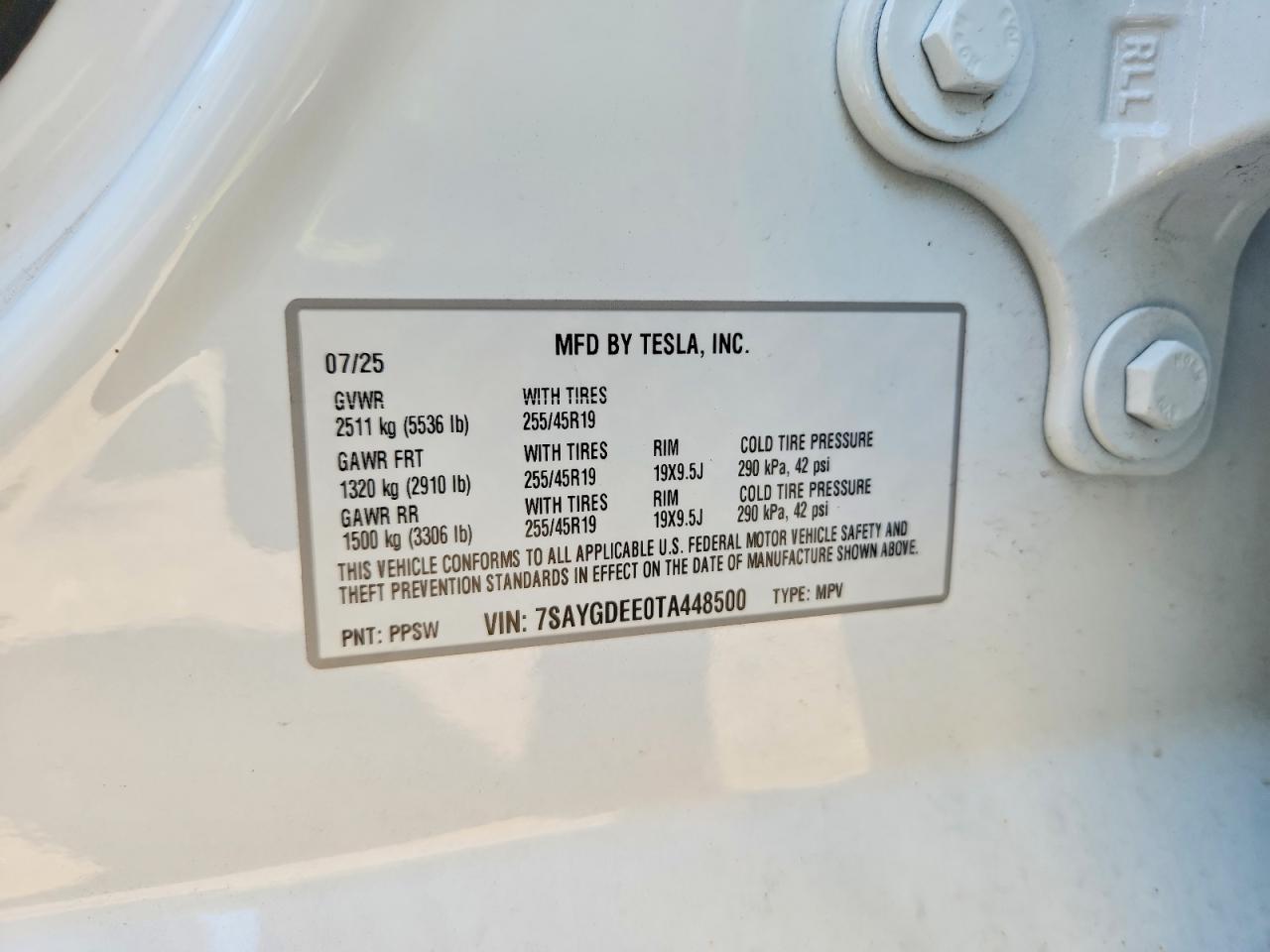 2026 Tesla Model Y Белый vin: 7SAYGDEE0TA448500