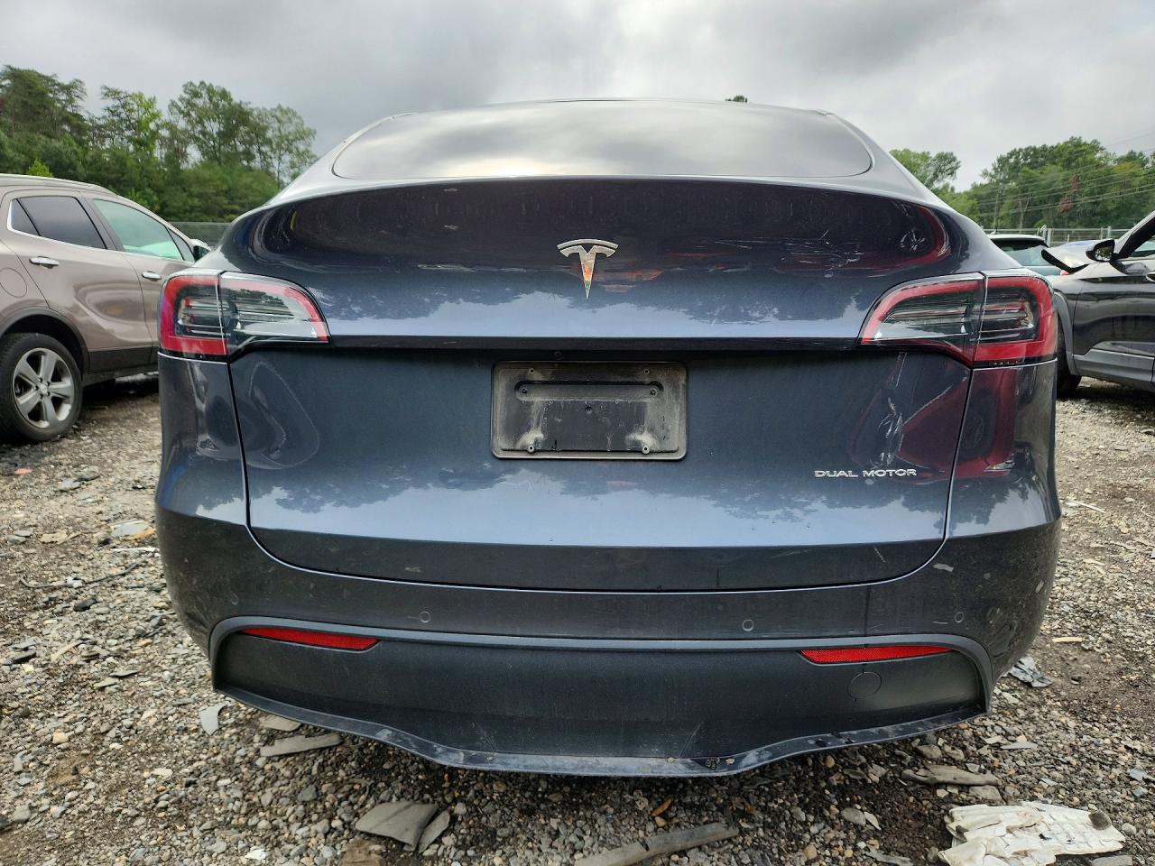 2022 Tesla Model Y Gray vin: 7SAYGDEE1NA002973