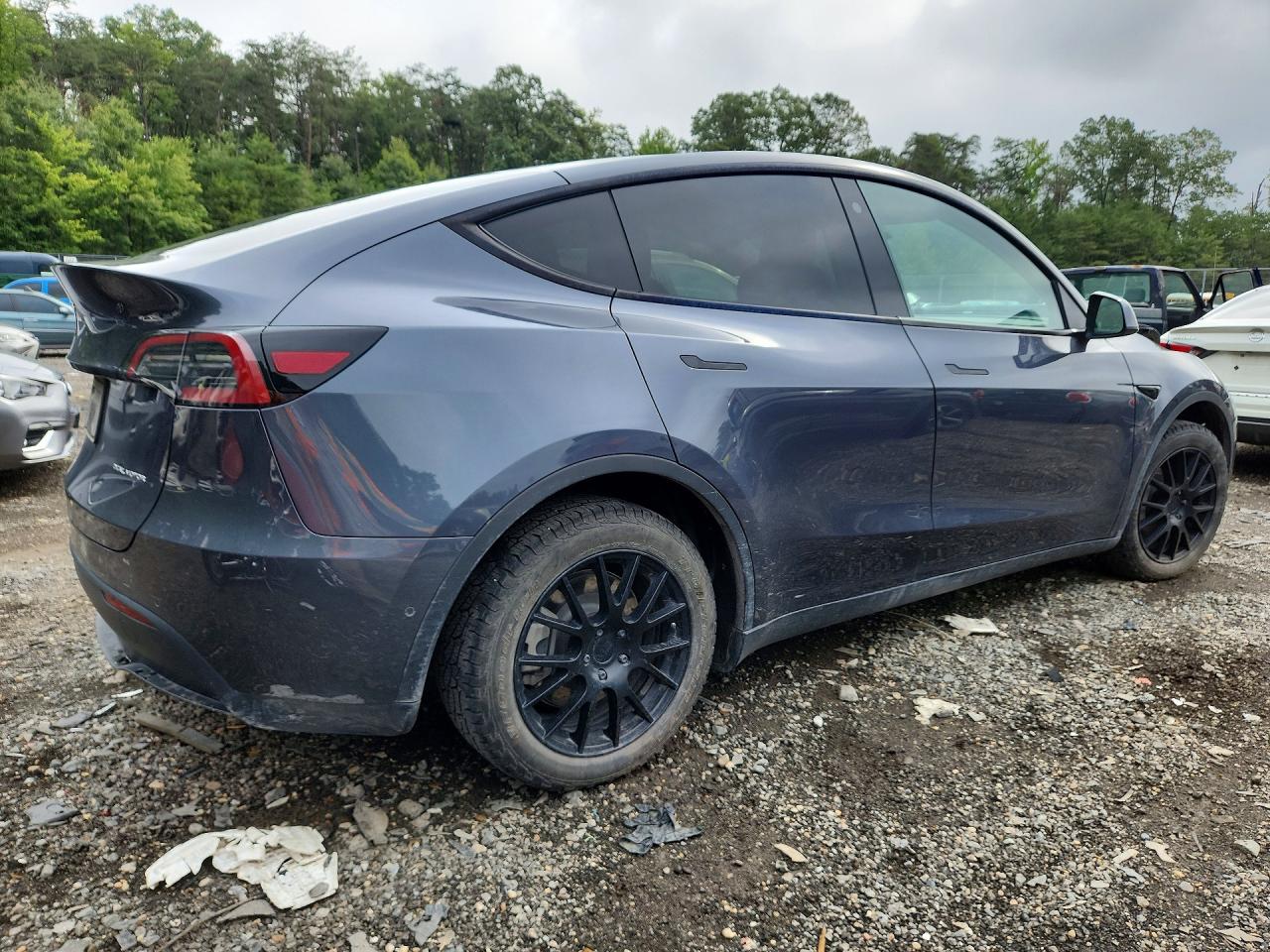 2022 Tesla Model Y Gray vin: 7SAYGDEE1NA002973