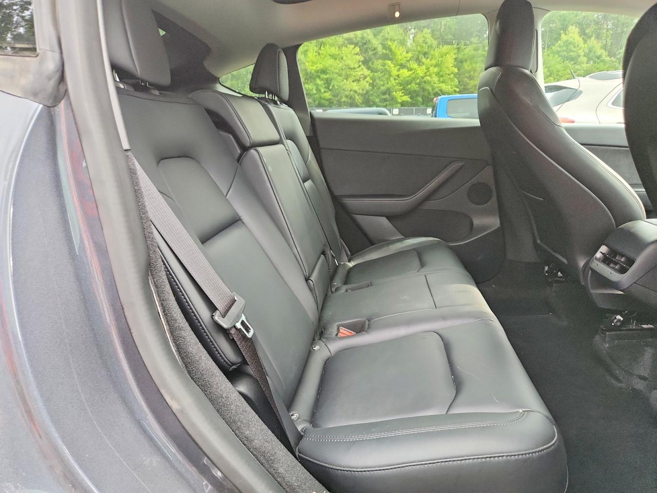 2022 Tesla Model Y Gray vin: 7SAYGDEE1NA002973