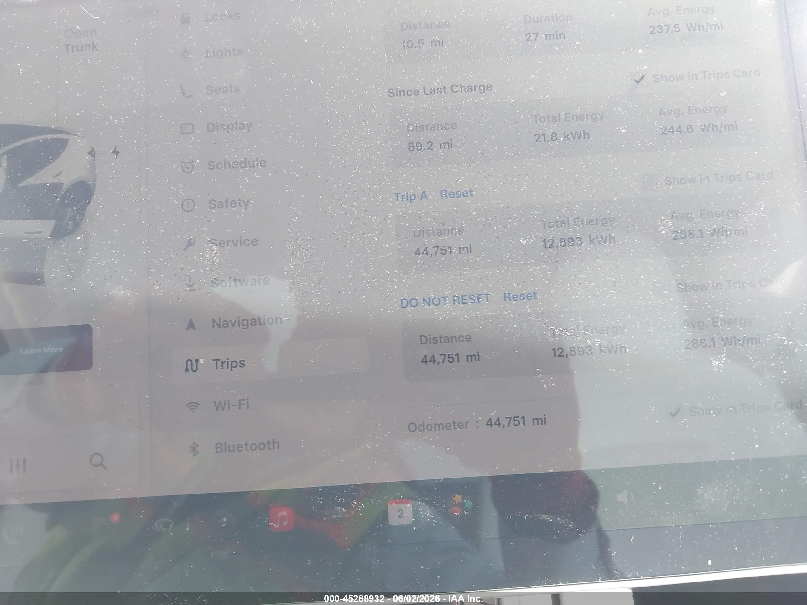 2023 Tesla Model Y Awd/long Range Dual Motor All-wheel Drive White vin: 7SAYGDEE1PF646009