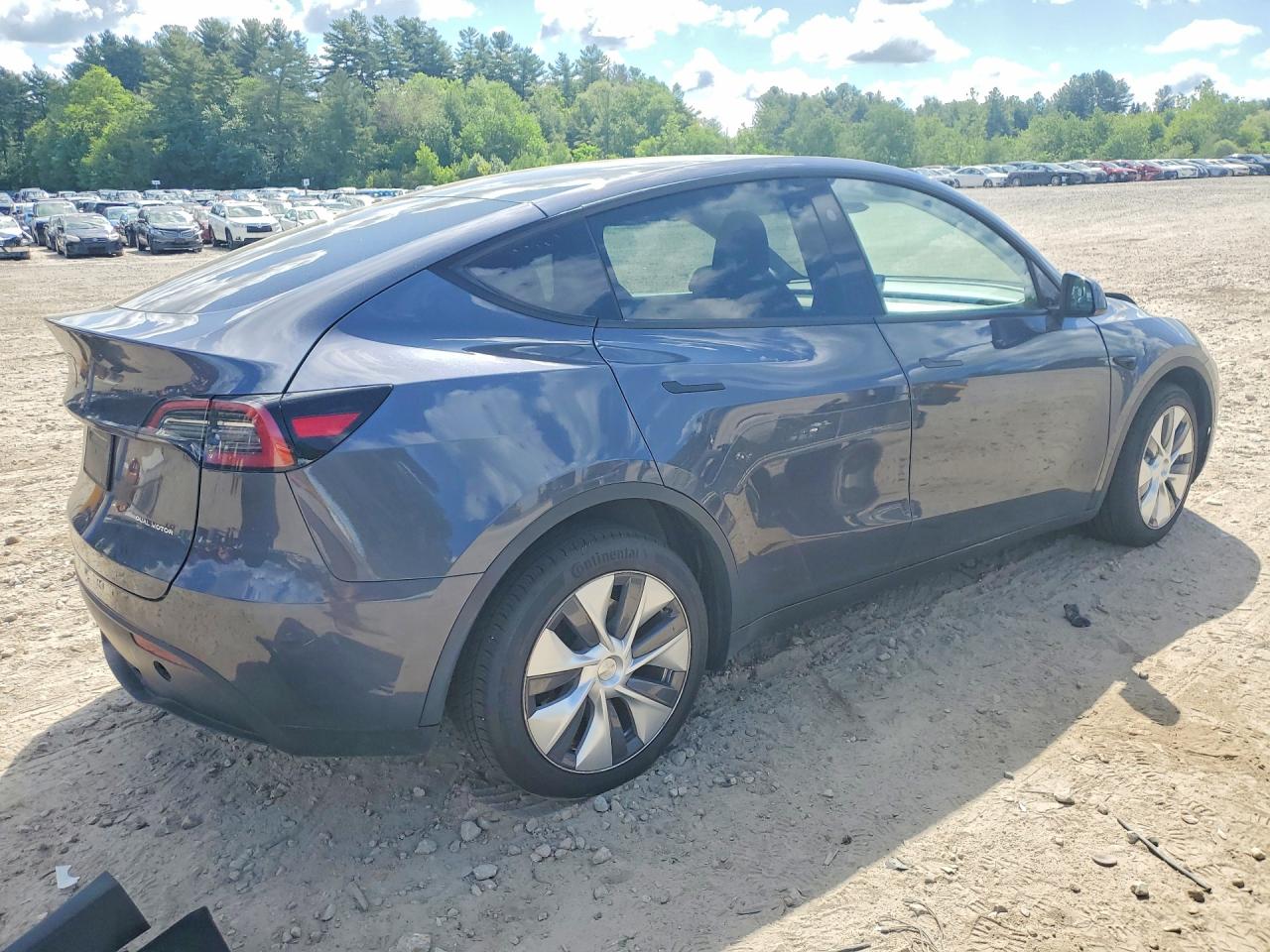 2023 Tesla Model Y Серый vin: 7SAYGDEE1PF865889