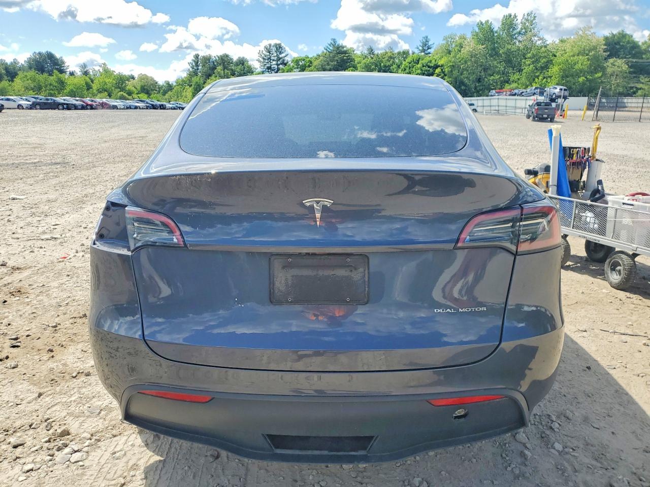 2023 Tesla Model Y Серый vin: 7SAYGDEE1PF865889