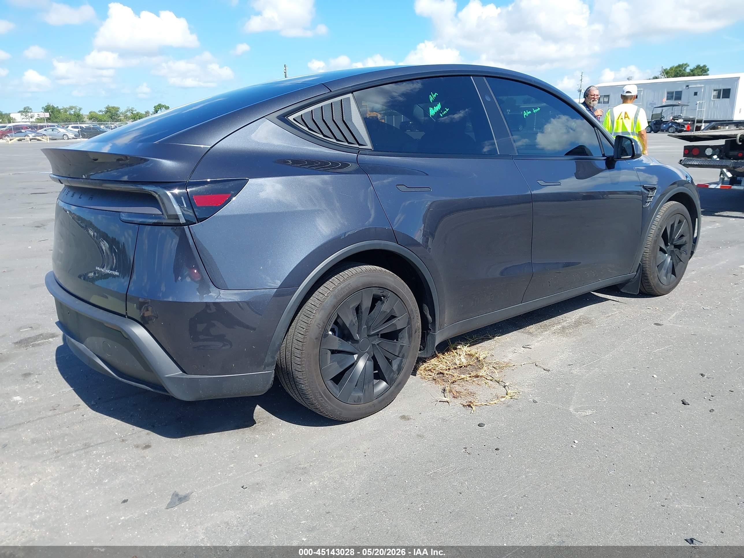 2026 Tesla Model Y All-wheel Drive/long Range Launch Series/premium All-wheel Drive Gray vin: 7SAYGDEE1TA392938