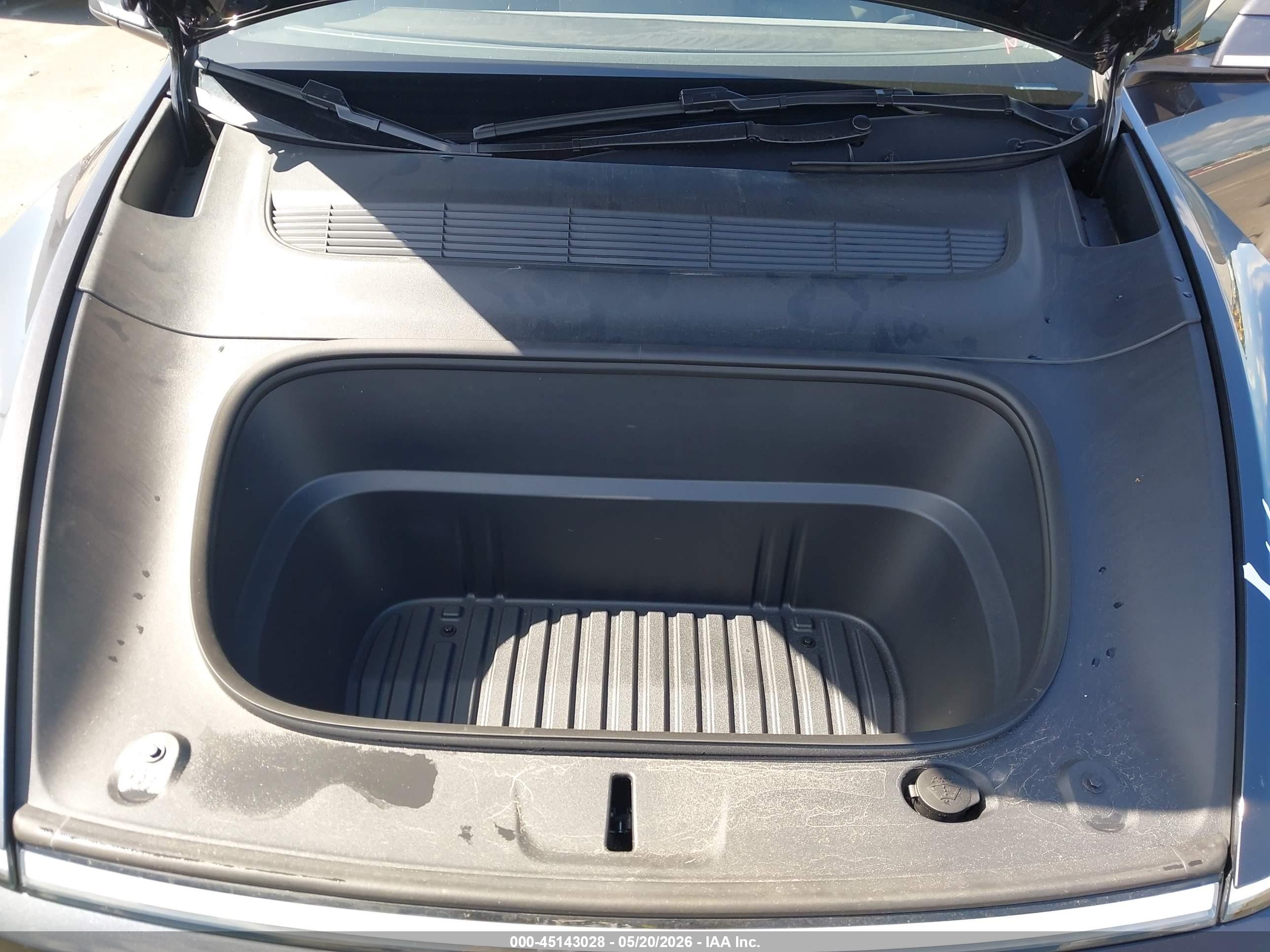 2026 Tesla Model Y All-wheel Drive/long Range Launch Series/premium All-wheel Drive Gray vin: 7SAYGDEE1TA392938