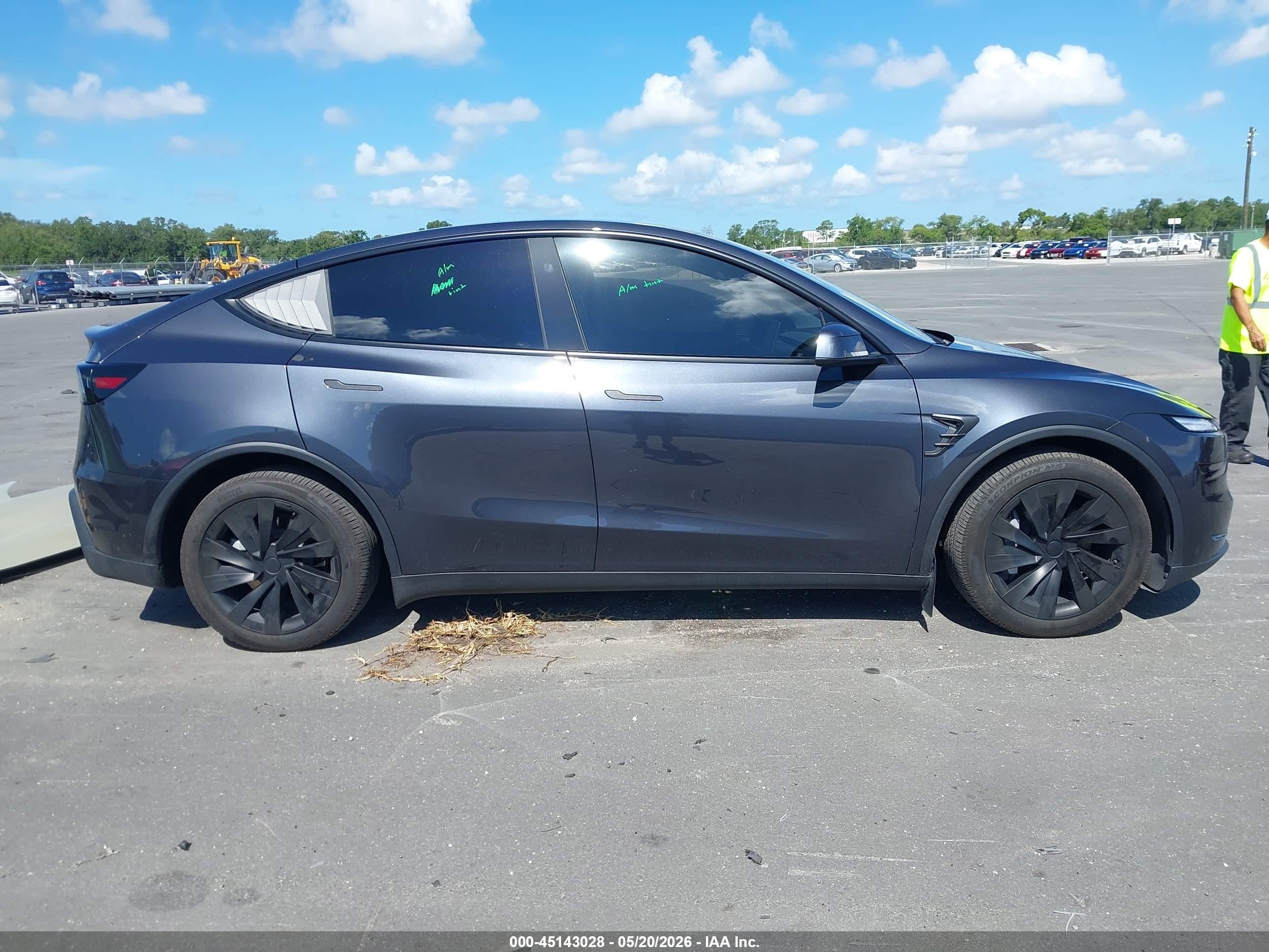 2026 Tesla Model Y All-wheel Drive/long Range Launch Series/premium All-wheel Drive Gray vin: 7SAYGDEE1TA392938