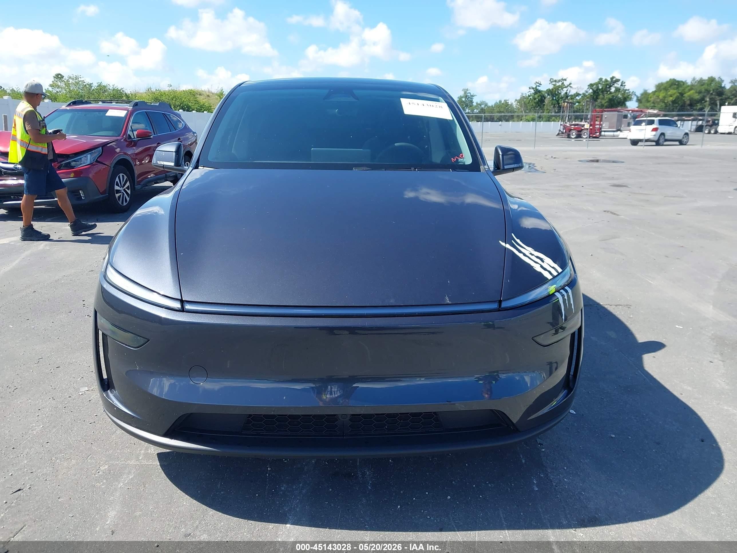 2026 Tesla Model Y All-wheel Drive/long Range Launch Series/premium All-wheel Drive Gray vin: 7SAYGDEE1TA392938