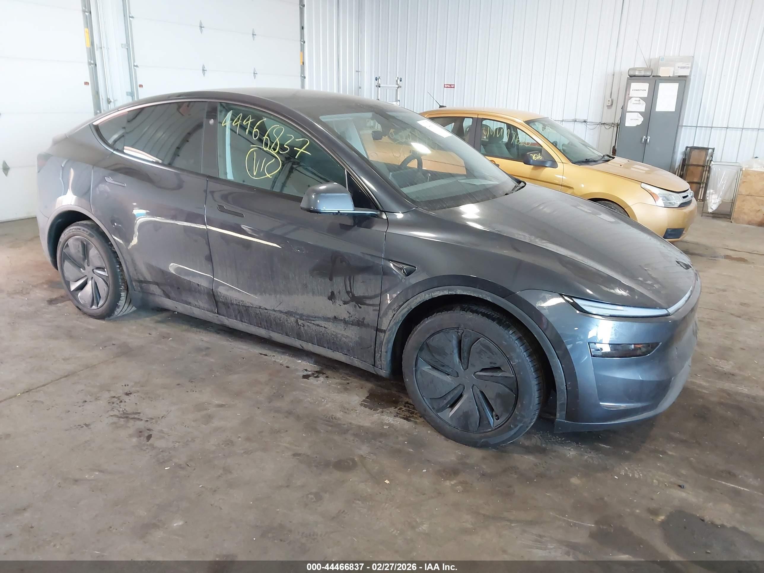 2026 Tesla Model Y Long Range Launch Series/premium All-wheel Drive Gray vin: 7SAYGDEE1TA579564