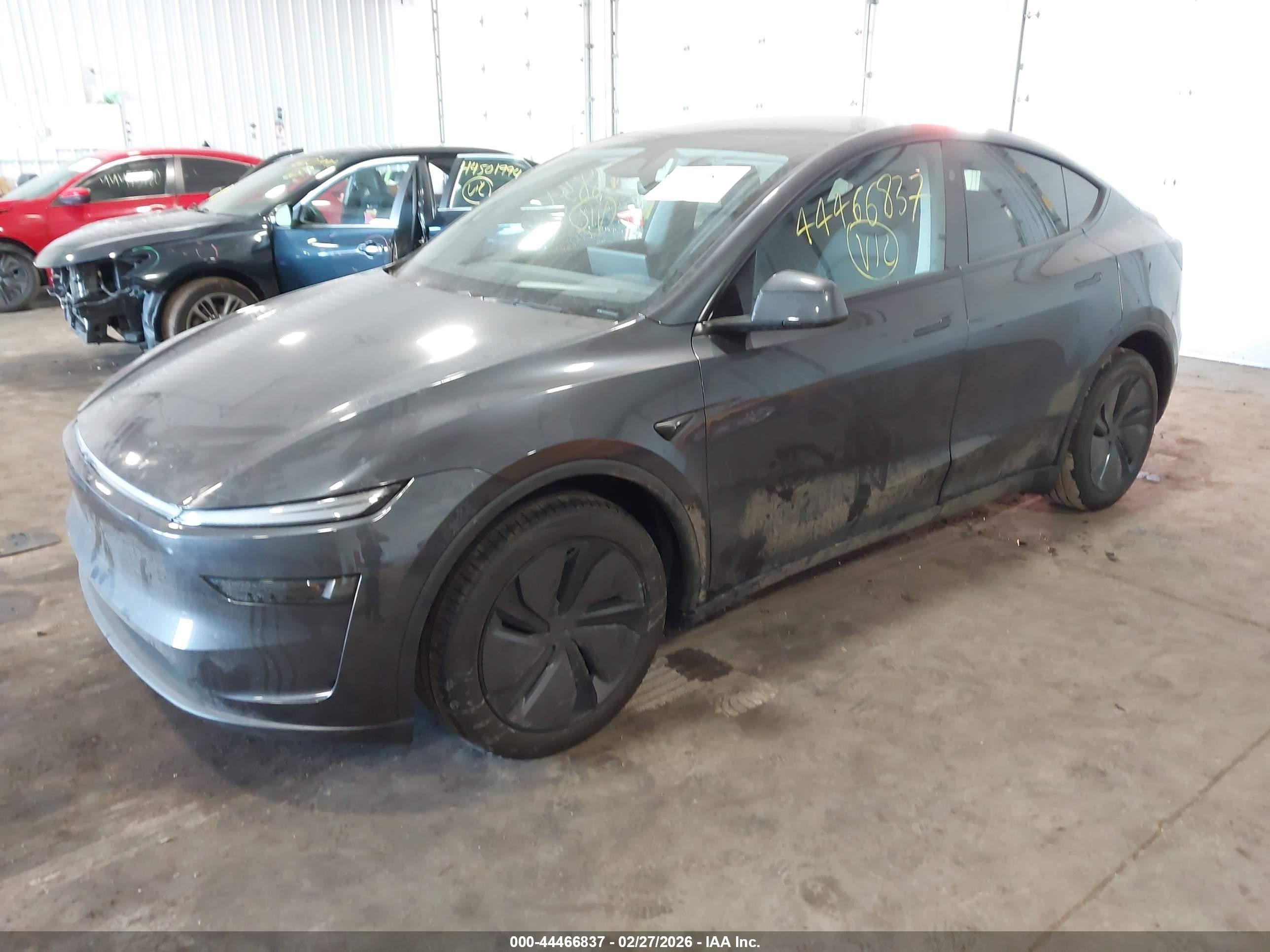 2026 Tesla Model Y Long Range Launch Series/premium All-wheel Drive Gray vin: 7SAYGDEE1TA579564